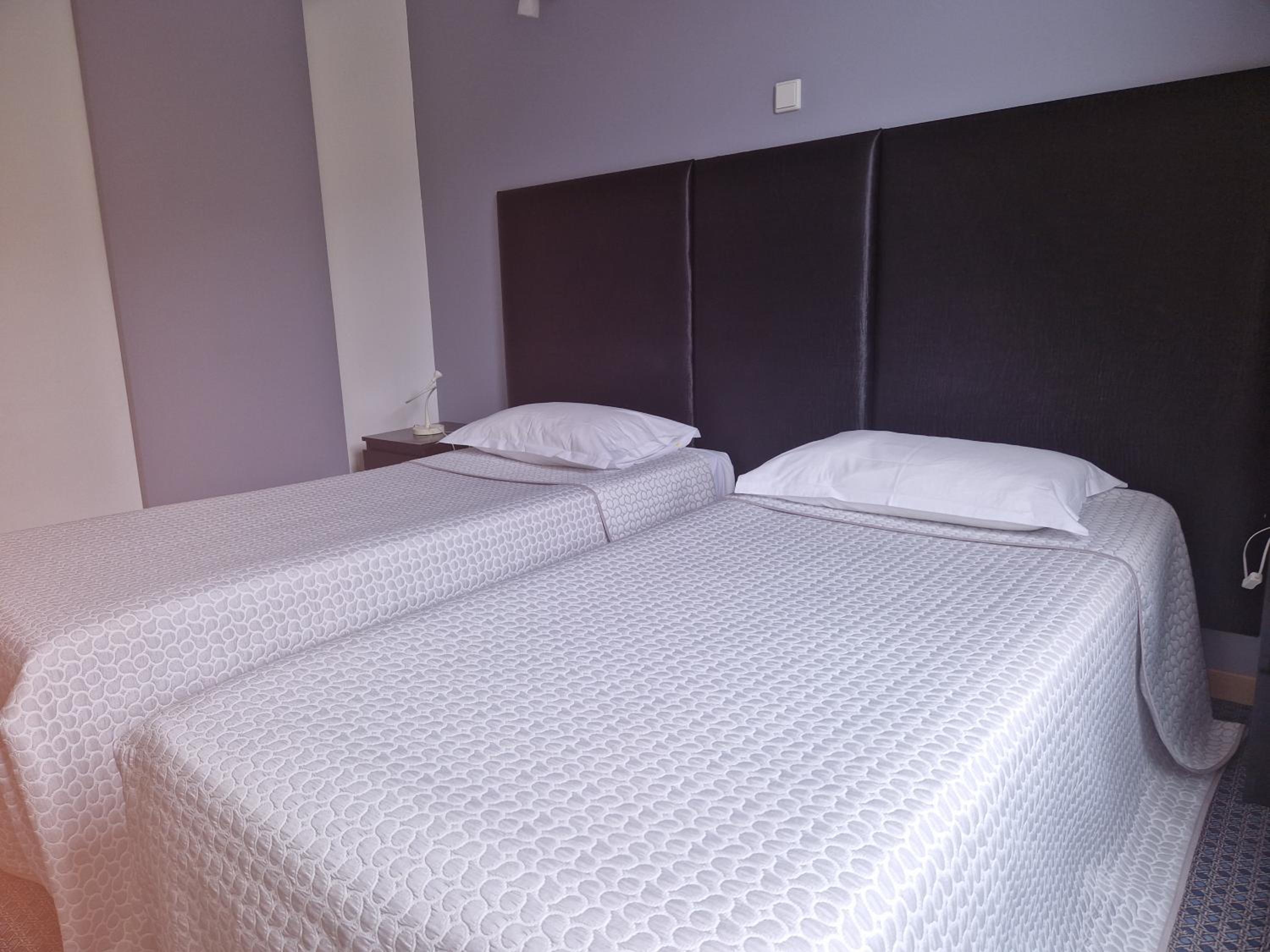 Twin Room - Photo 6