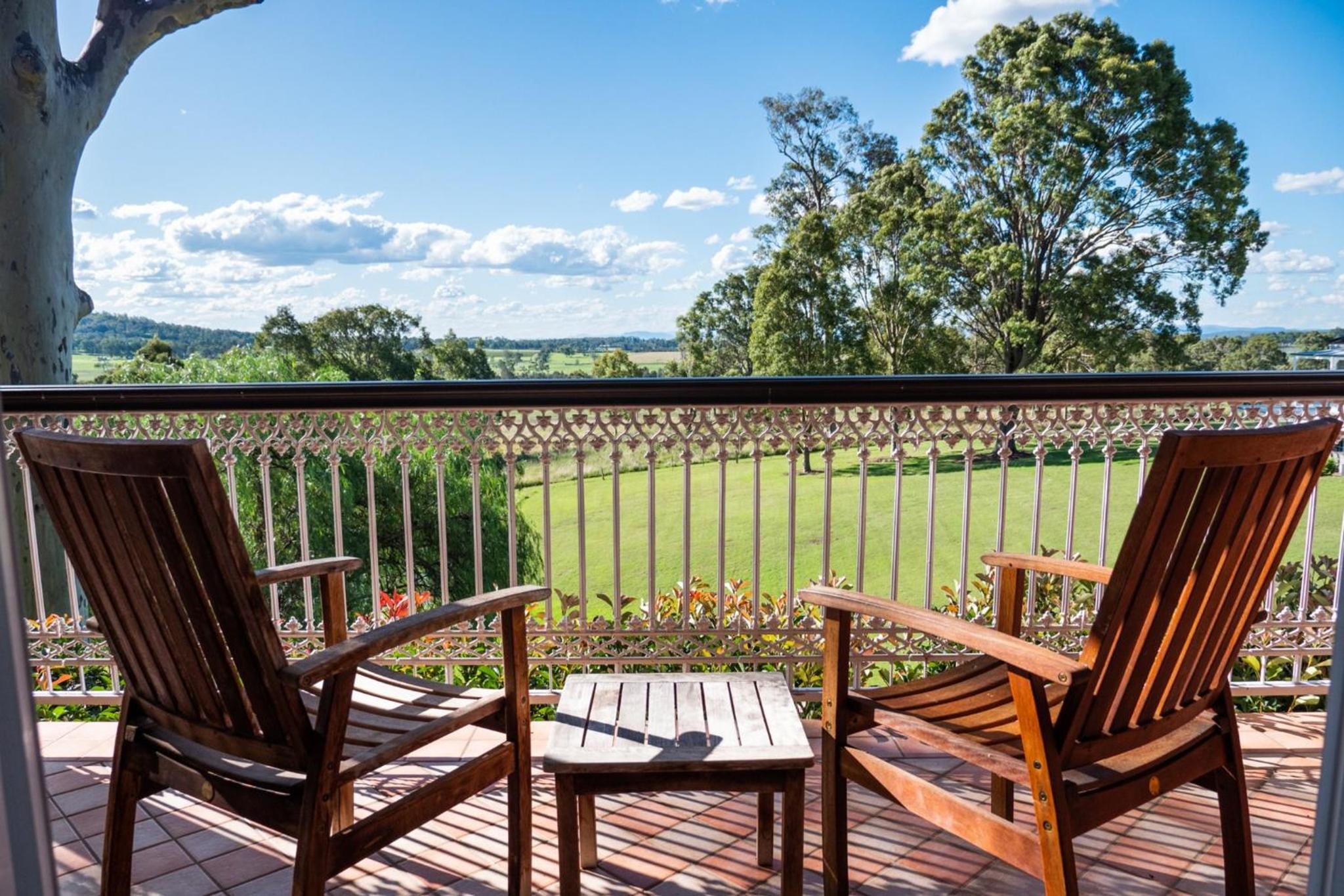 Standard King Room with Valley View - Photo 4