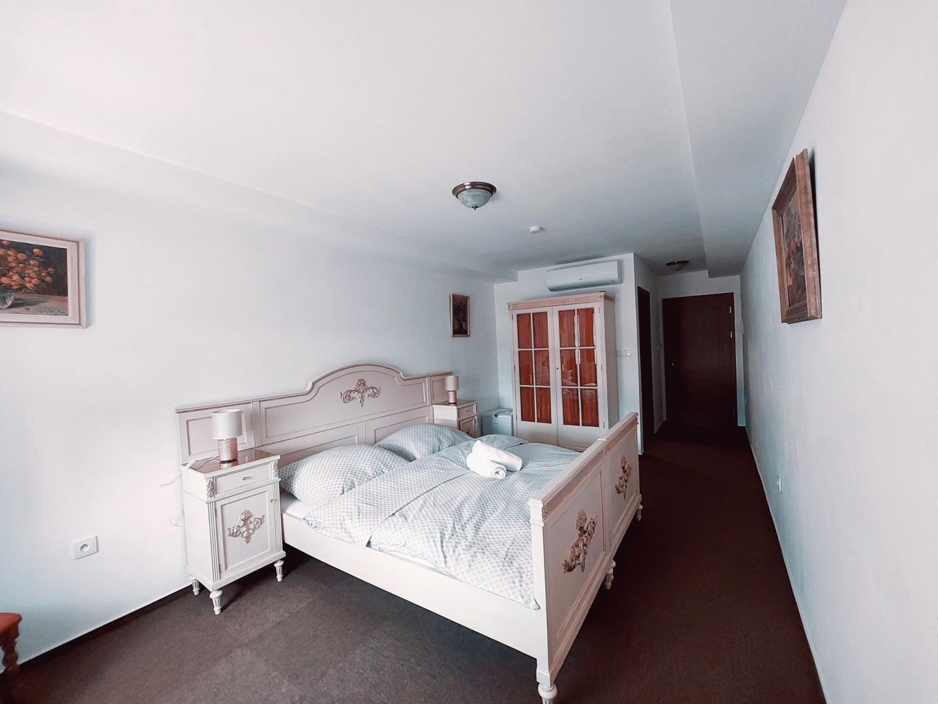 Deluxe Double Room with Shower