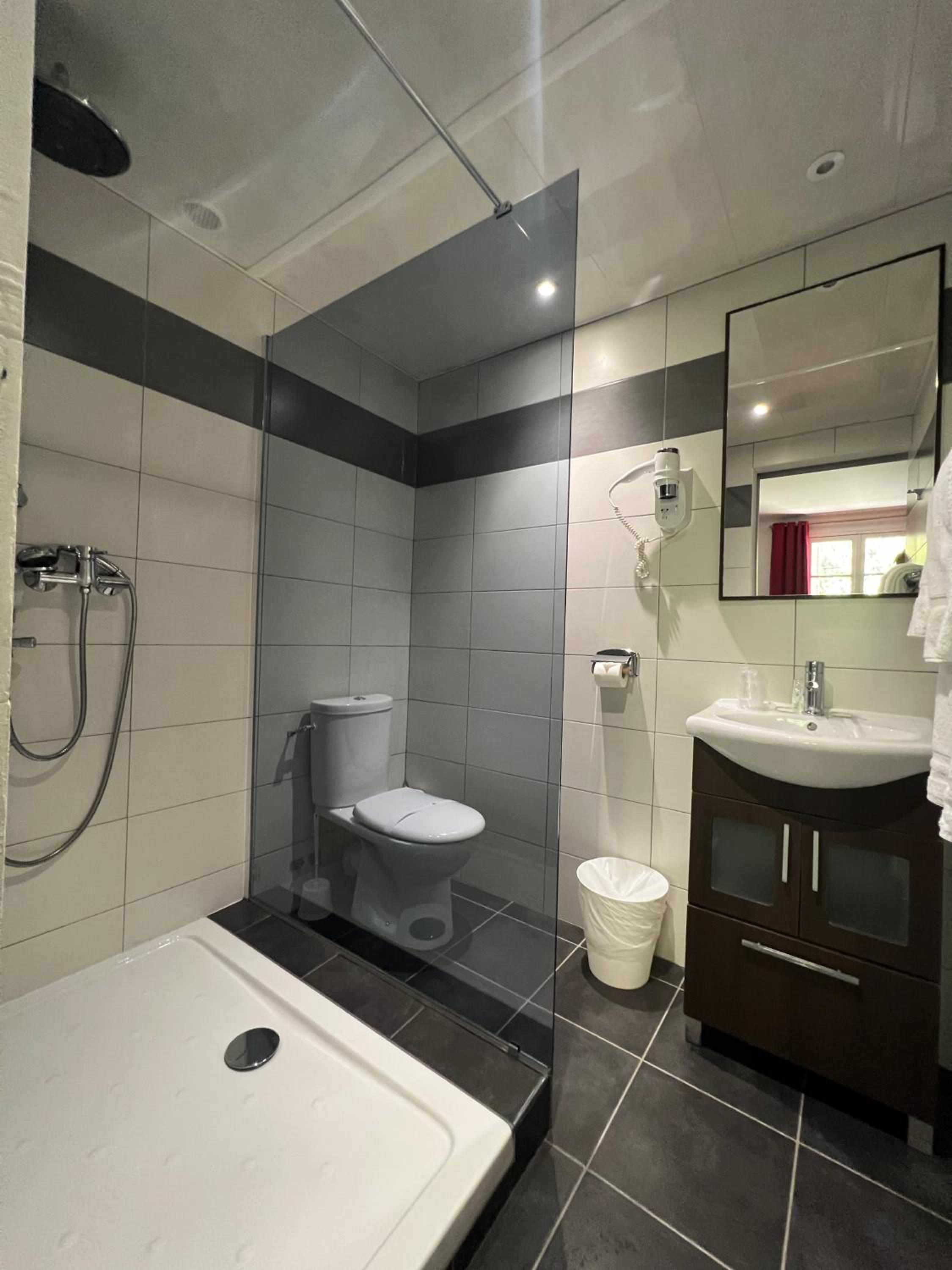 Double Room - Photo 22