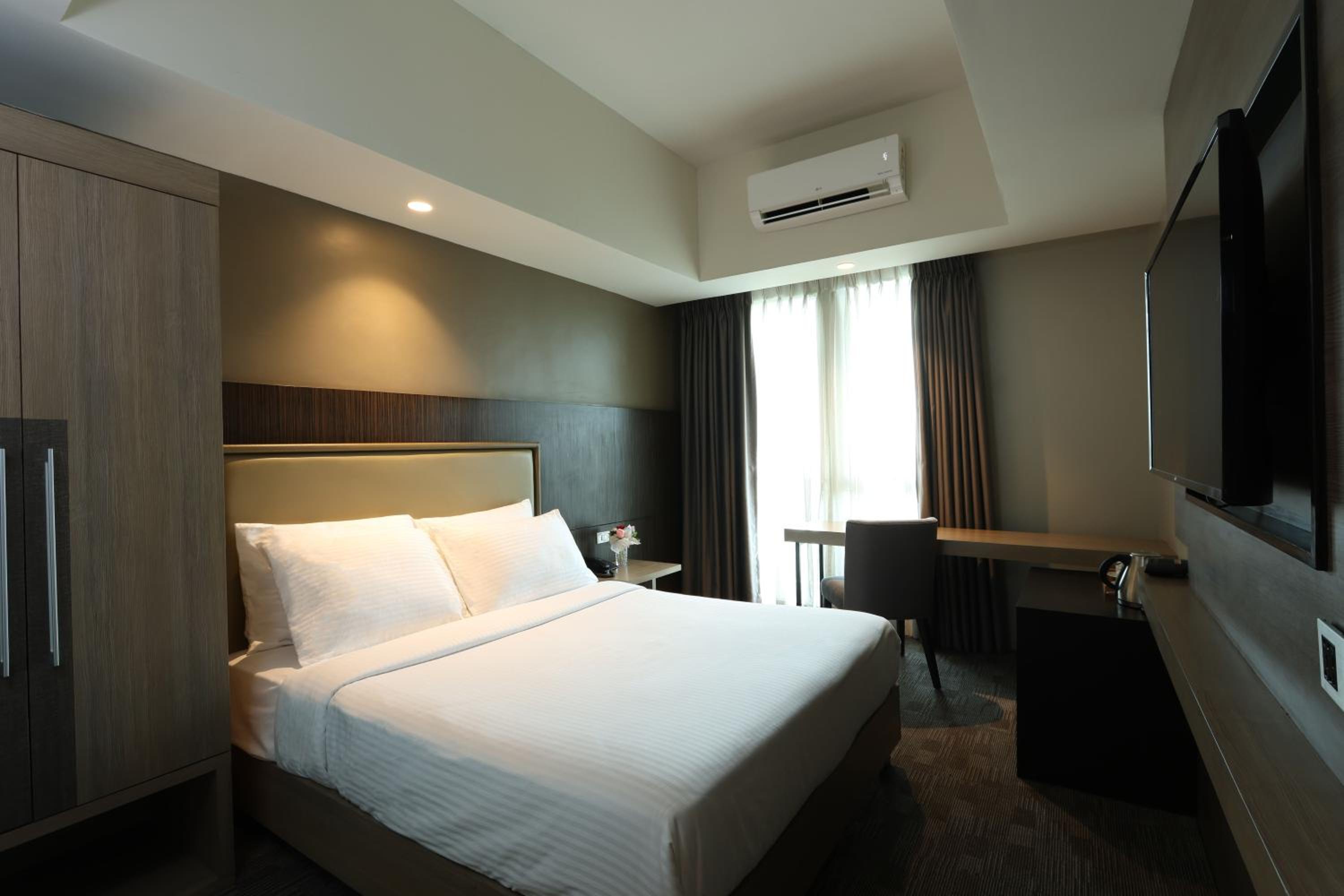 Superior Room with Balcony - Photo 1