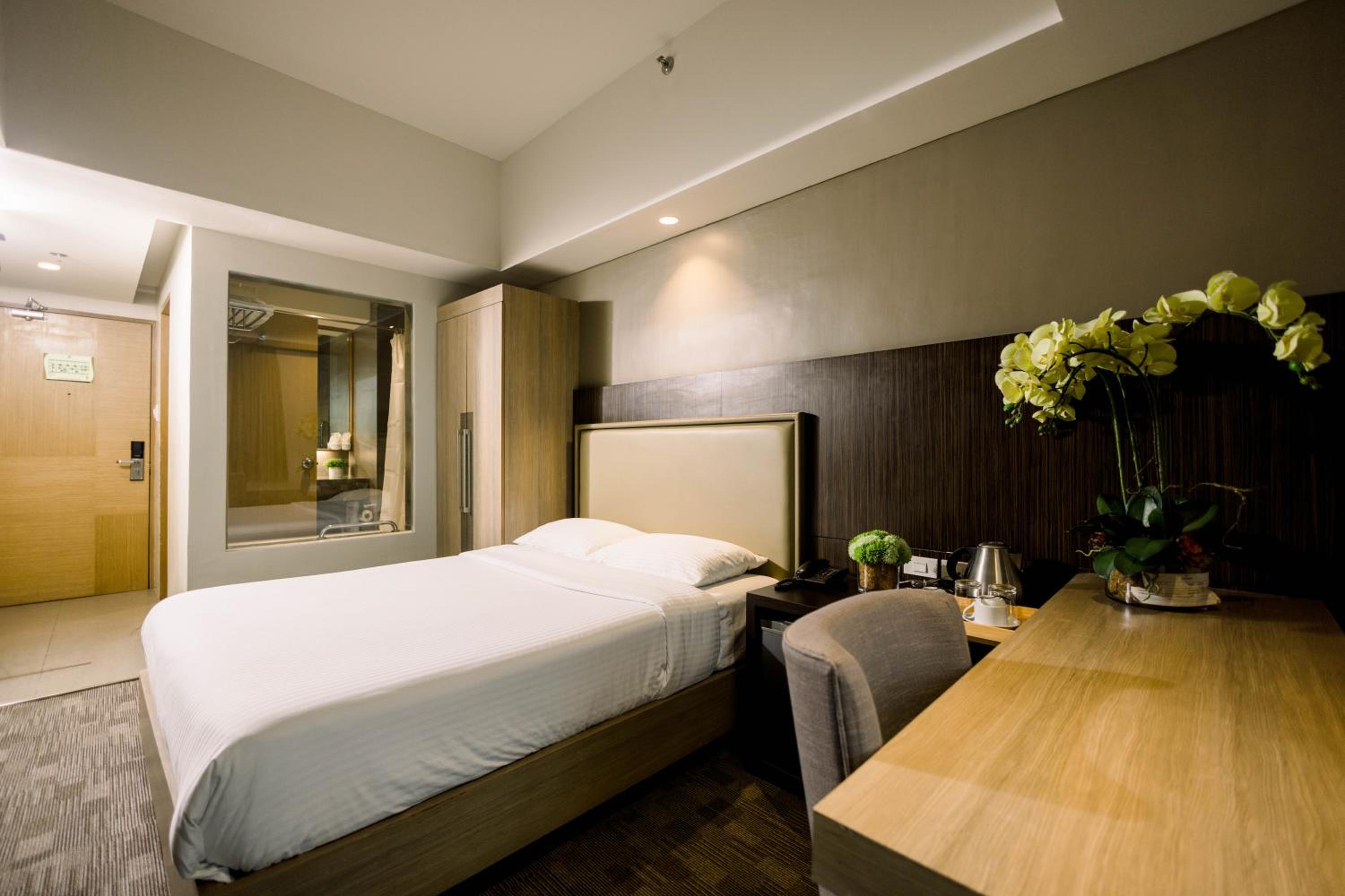 Superior Room with Balcony - Photo 2