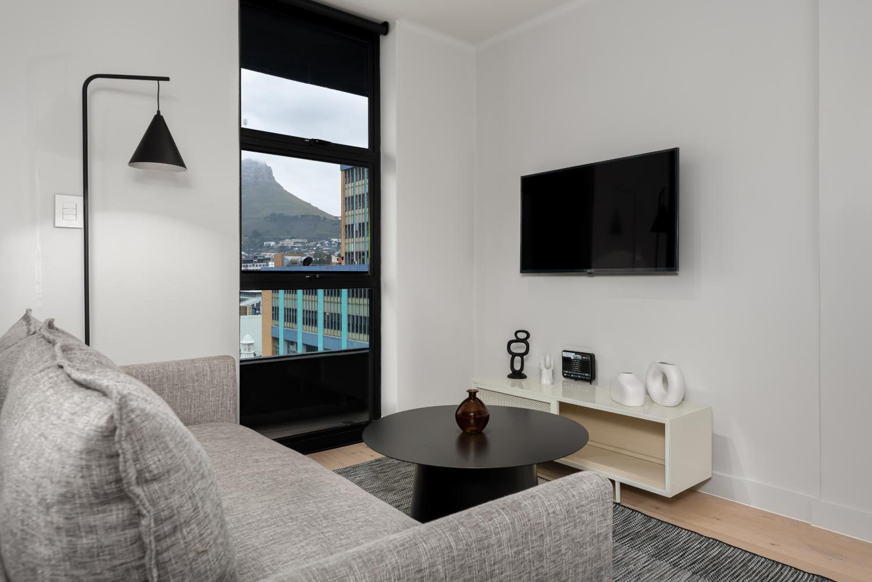 Superior Studio with Balcony - Photo 25