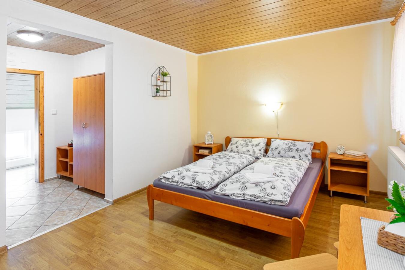 Triple Room with Private Bathroom photo 2