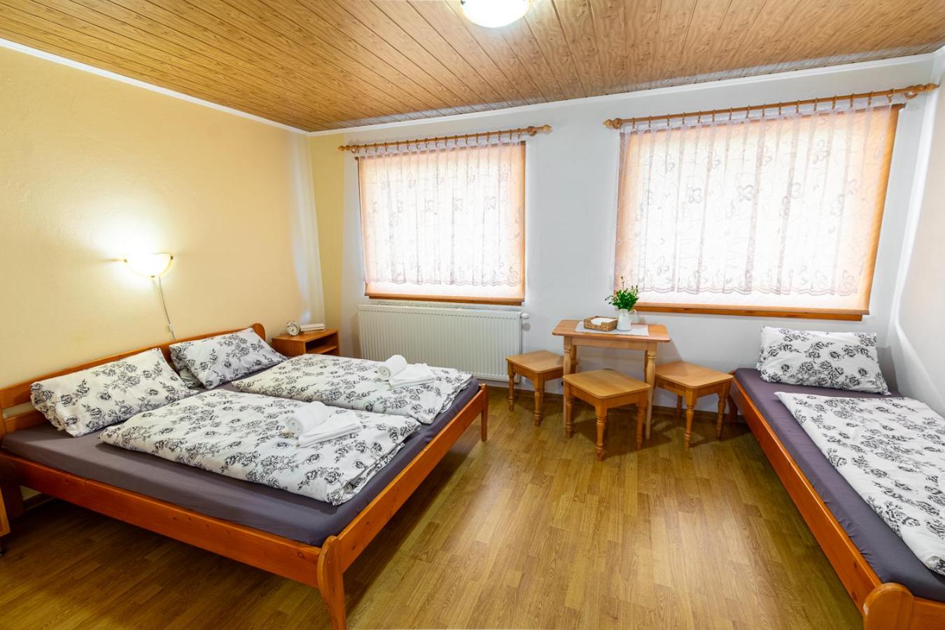 Triple Room with Private Bathroom photo 1