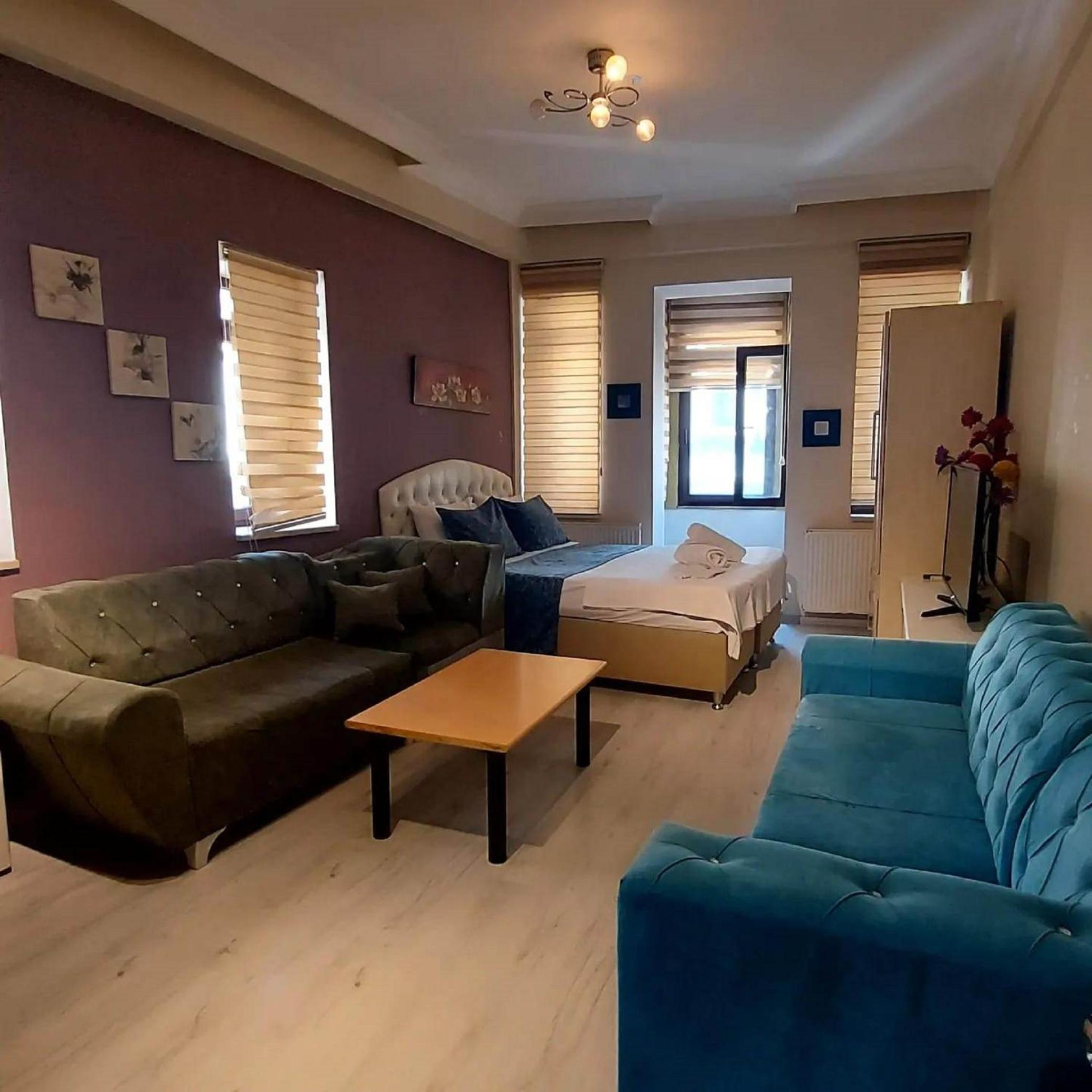 Studio Apartment photo 1