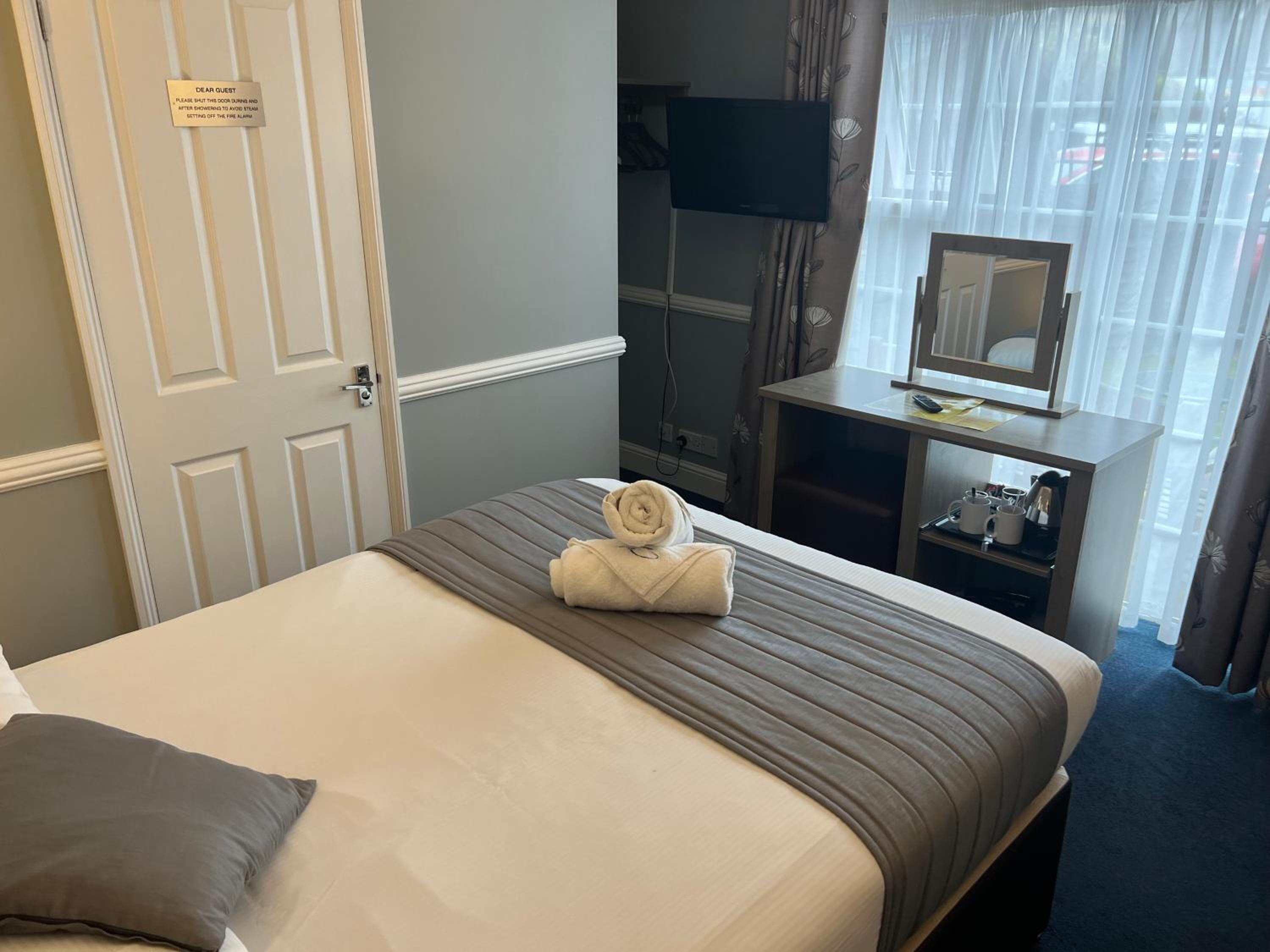 Double Room - Photo 2