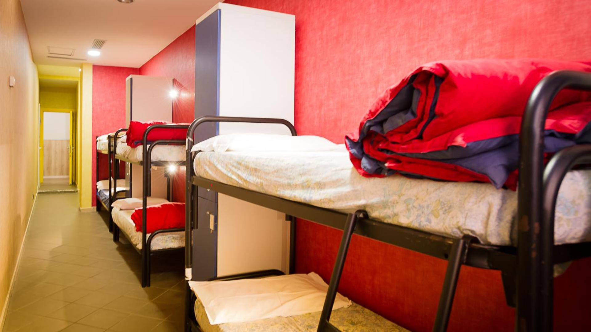 Bed in 8-Bed Mixed Dormitory Room photo 3