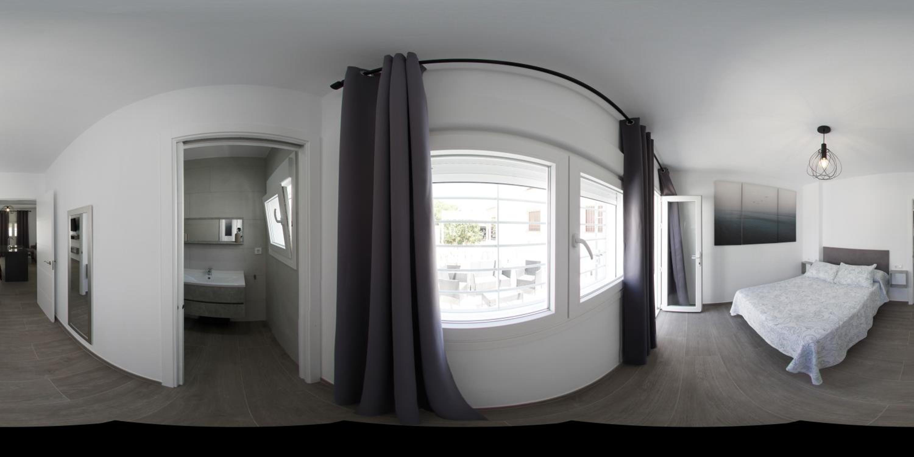 One-Bedroom Apartment photo 2