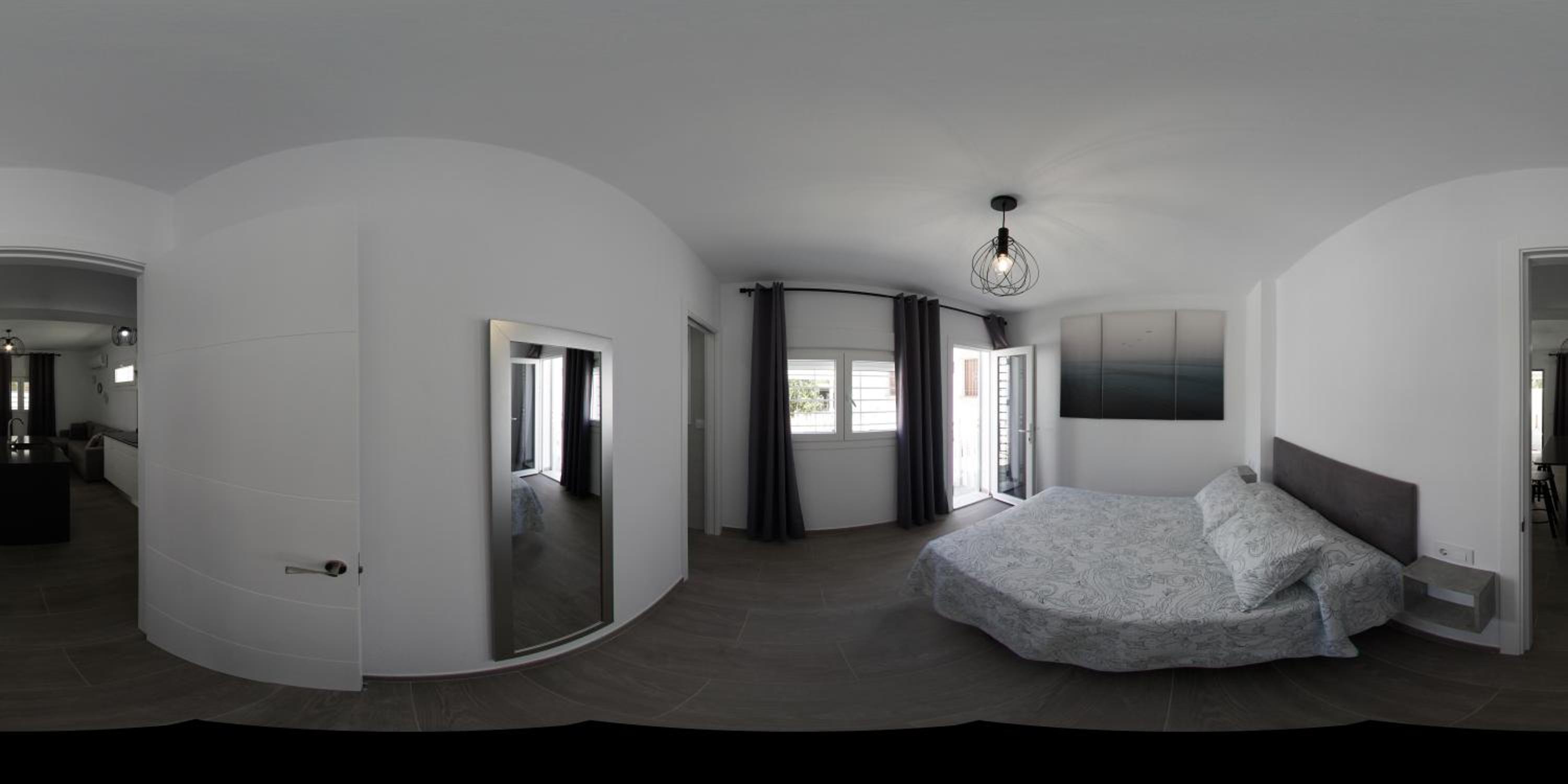 One-Bedroom Apartment photo 3