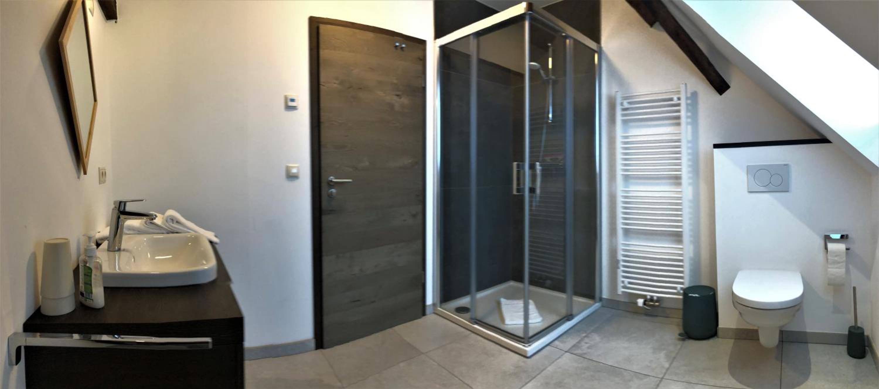 Three-Bedroom Apartment - Photo 5
