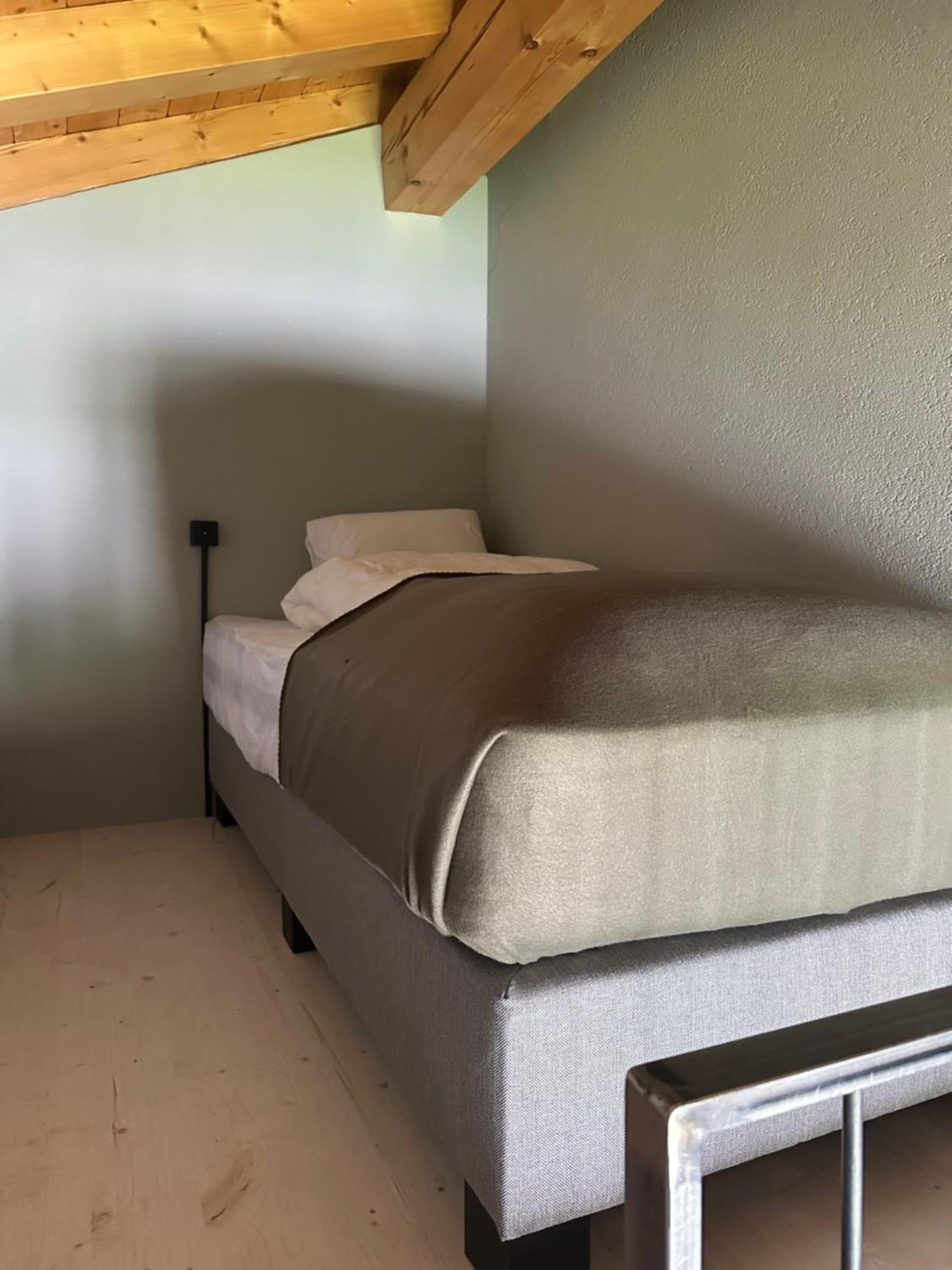 Single Room with Bathroom photo 2