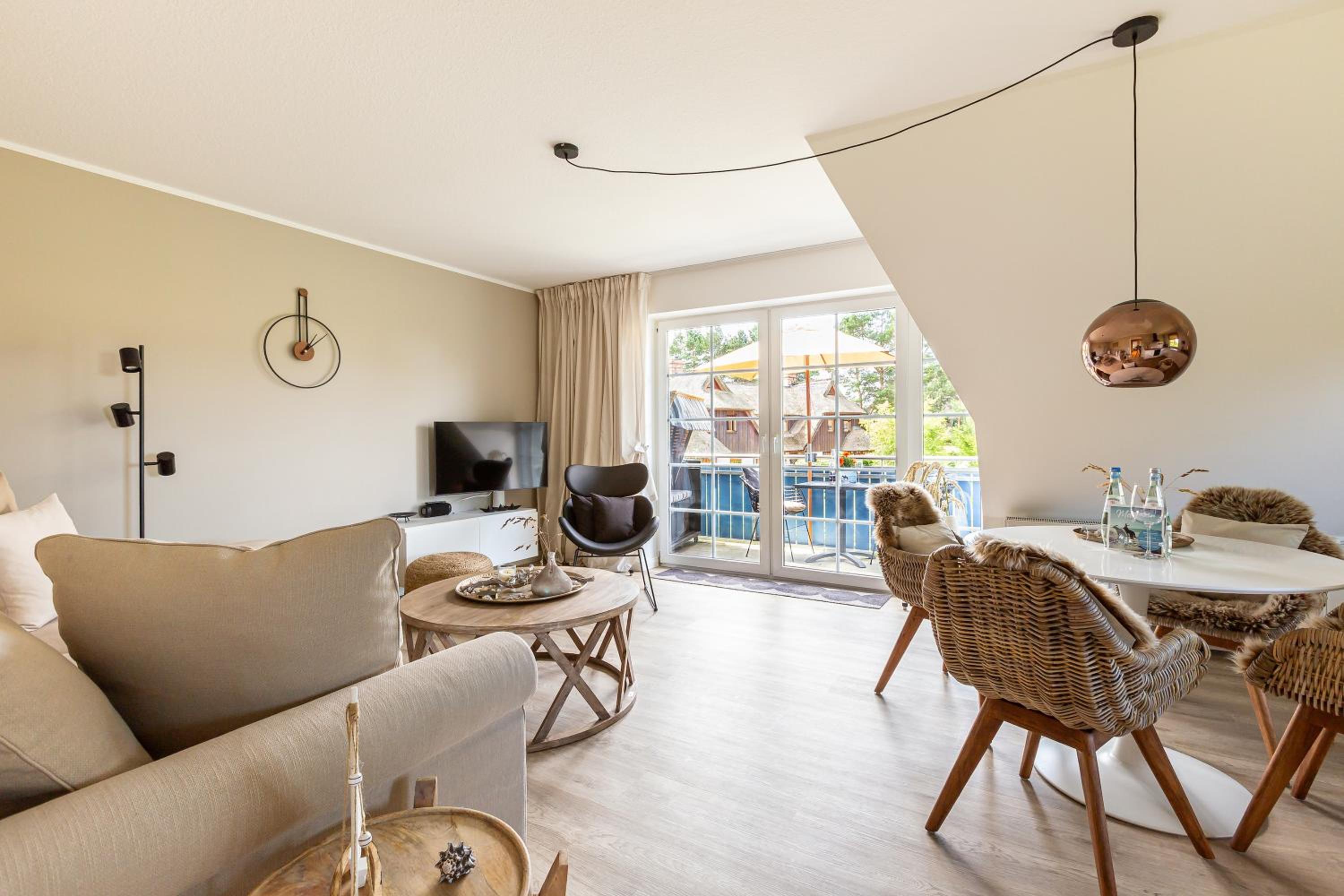 Apartment with Balcony photo 1
