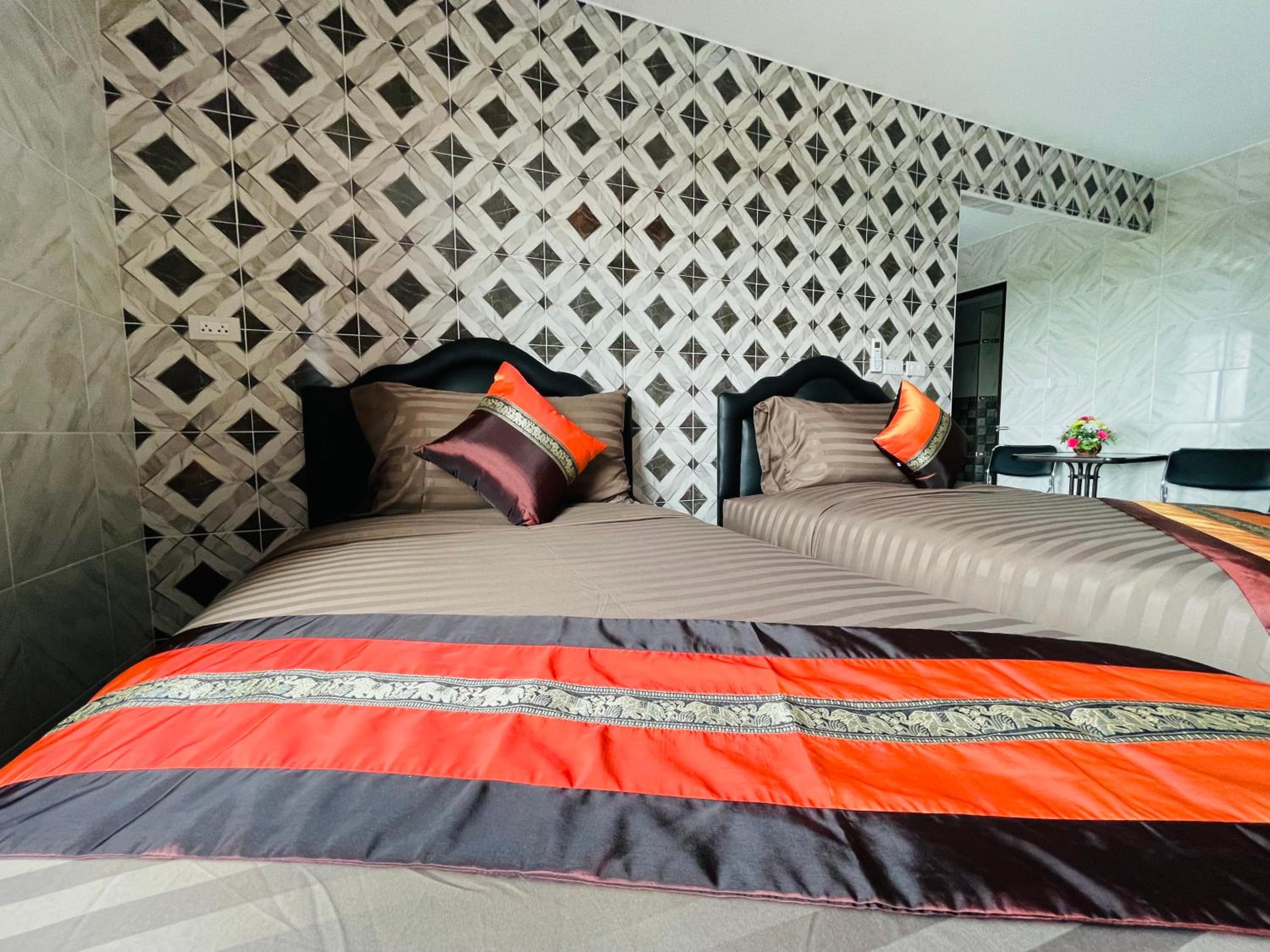 Standard Twin Room - Photo 2