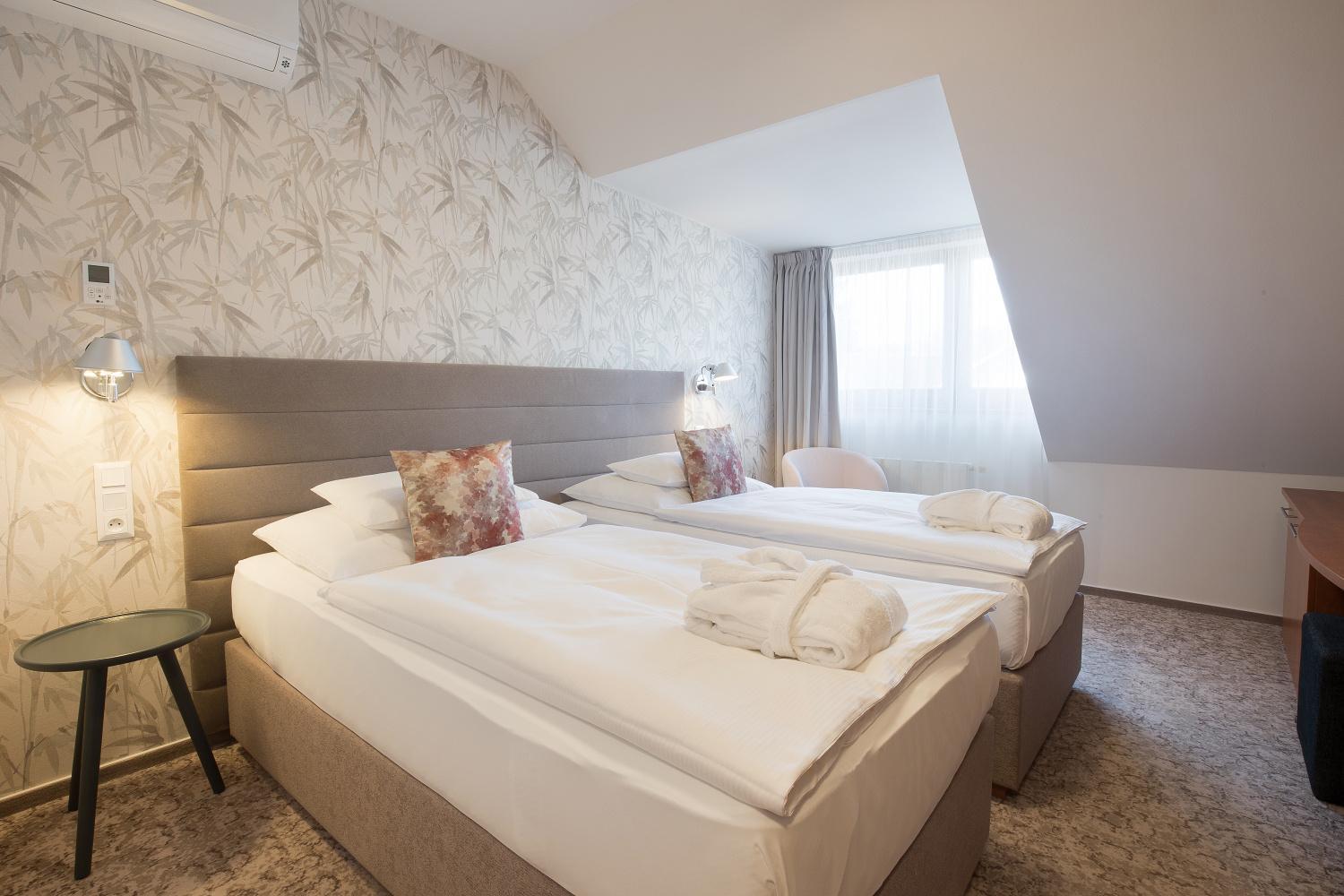 Twin Room - Photo 3