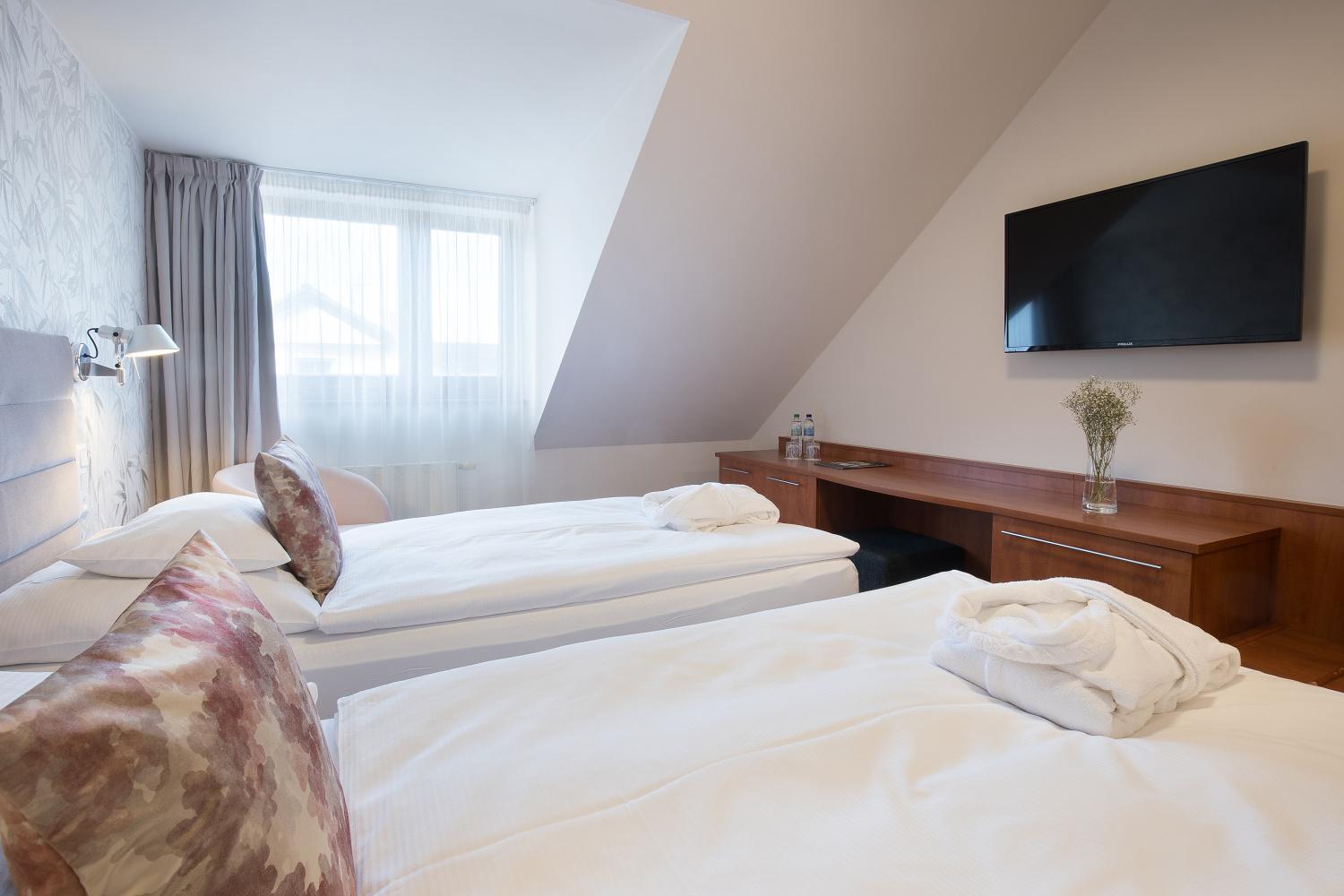 Twin Room - Photo 4