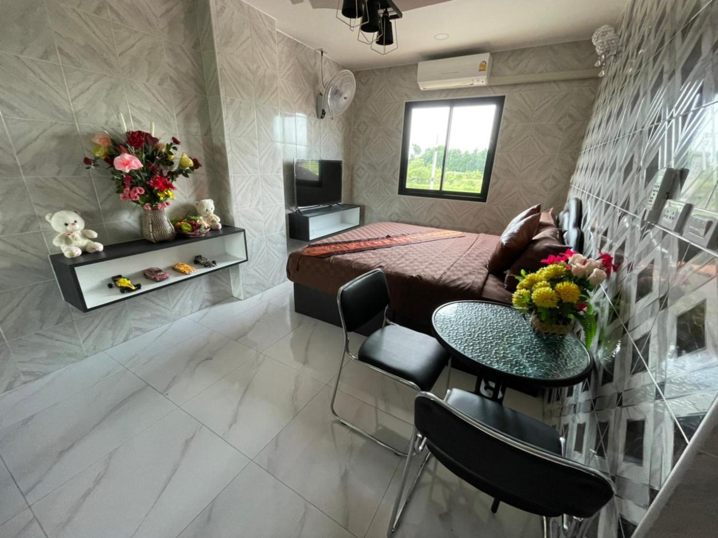 Double Room - Photo 9