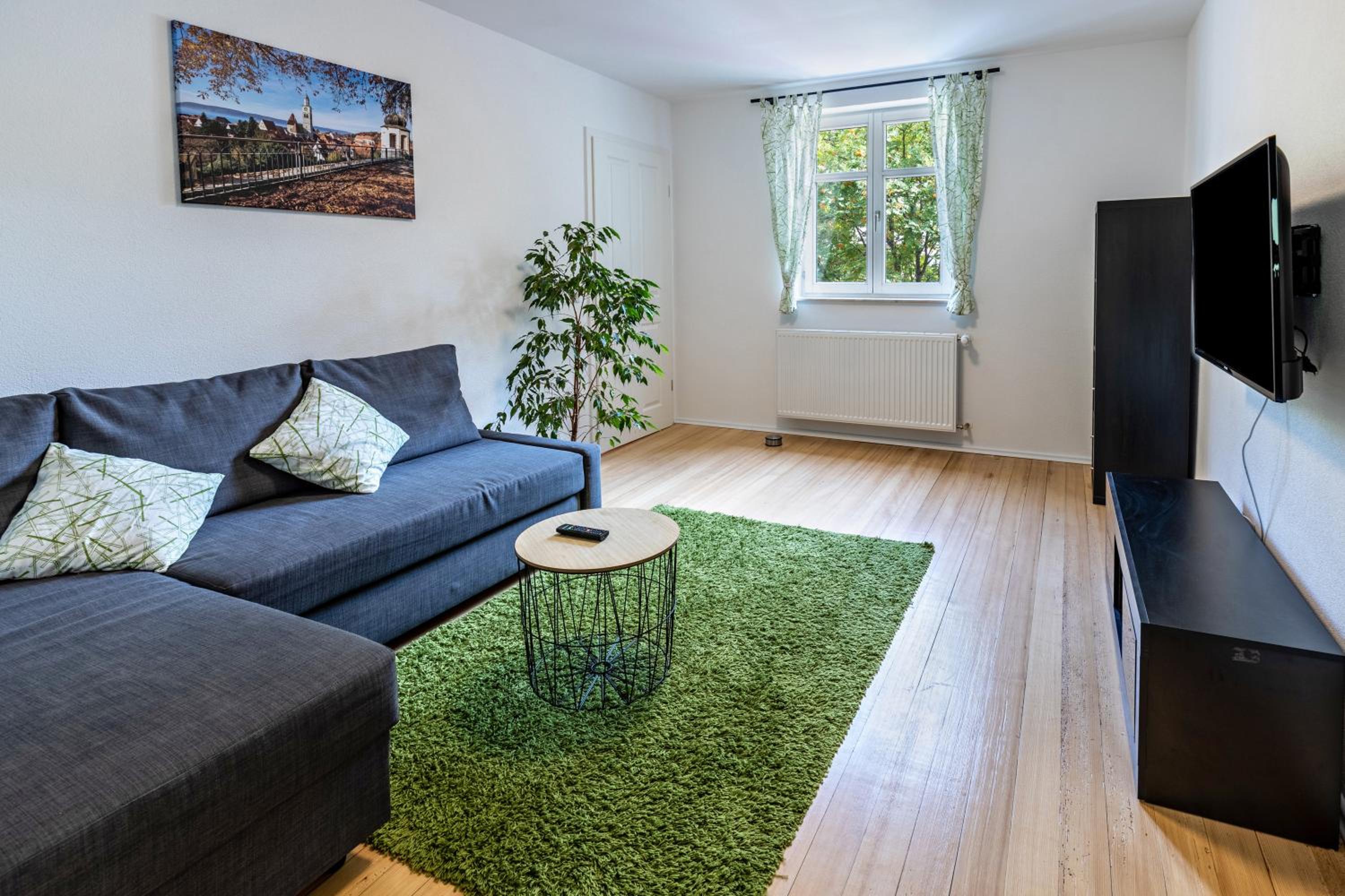 Two-Bedroom Deluxe Apartment with Garden View