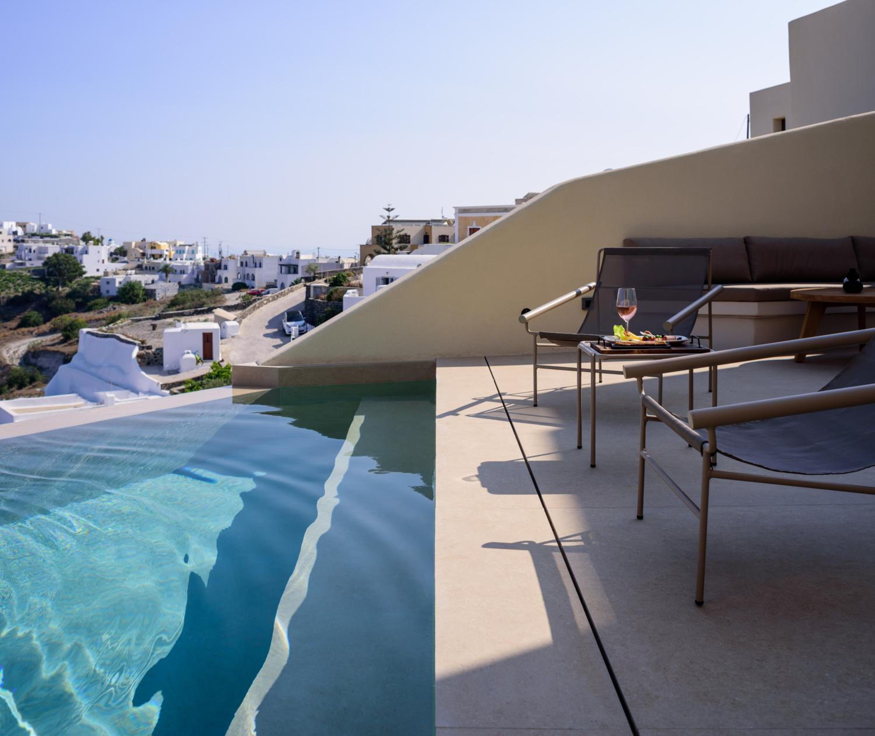  Senior Suite with Heated Pool and Sea View - Photo 16