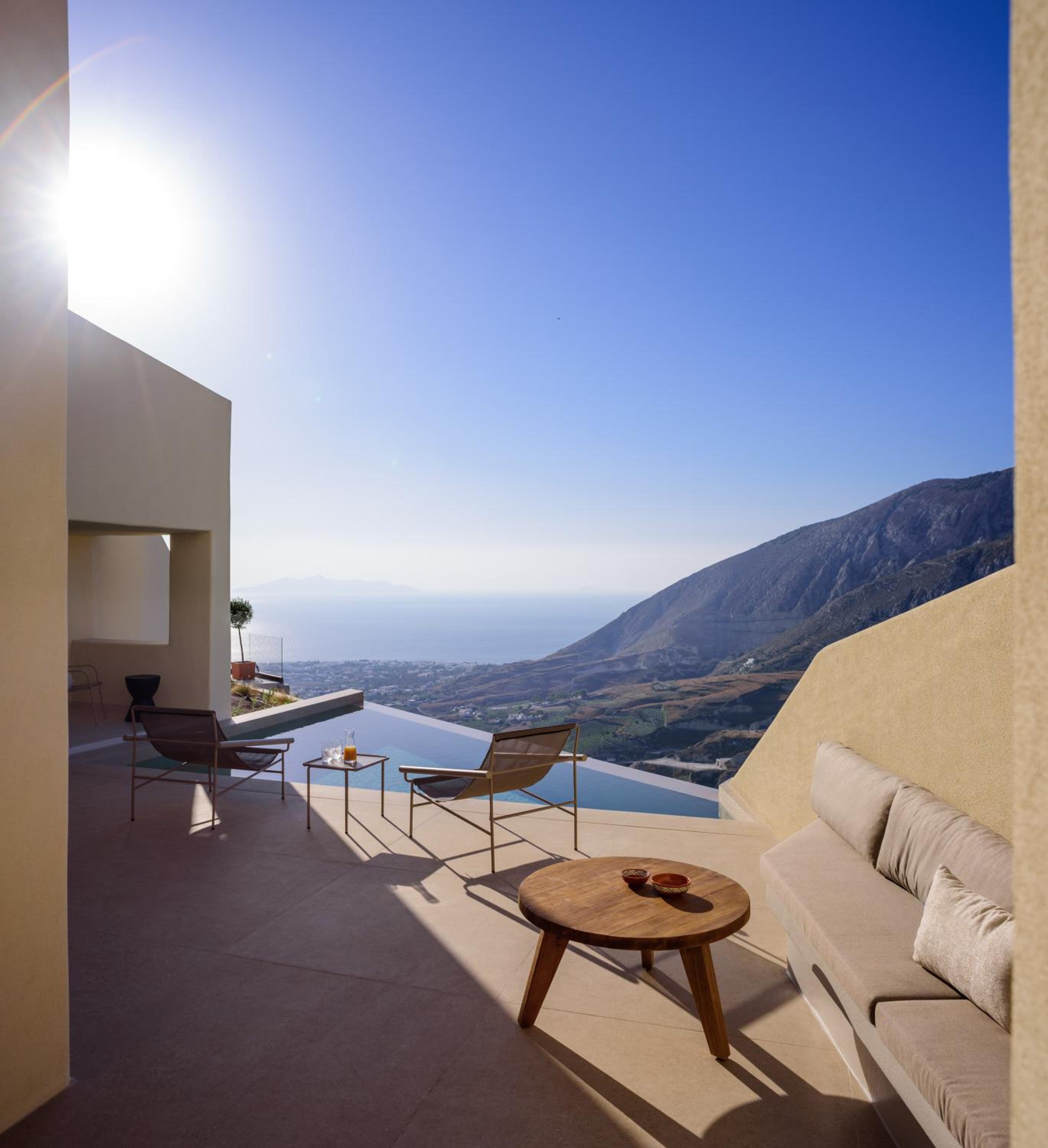  Senior Suite with Heated Pool and Sea View - Photo 2