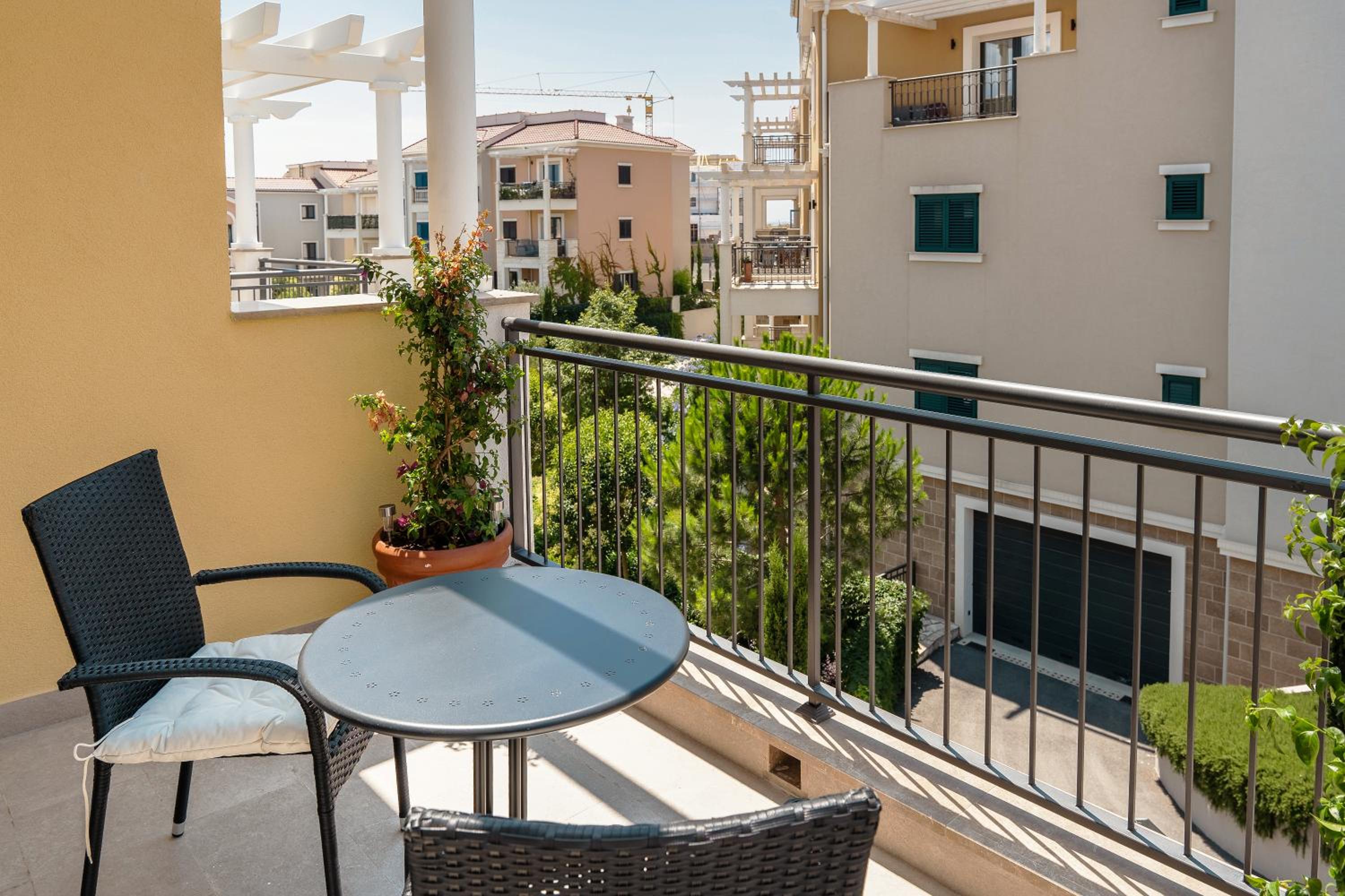 One-Bedroom Residence Centrale