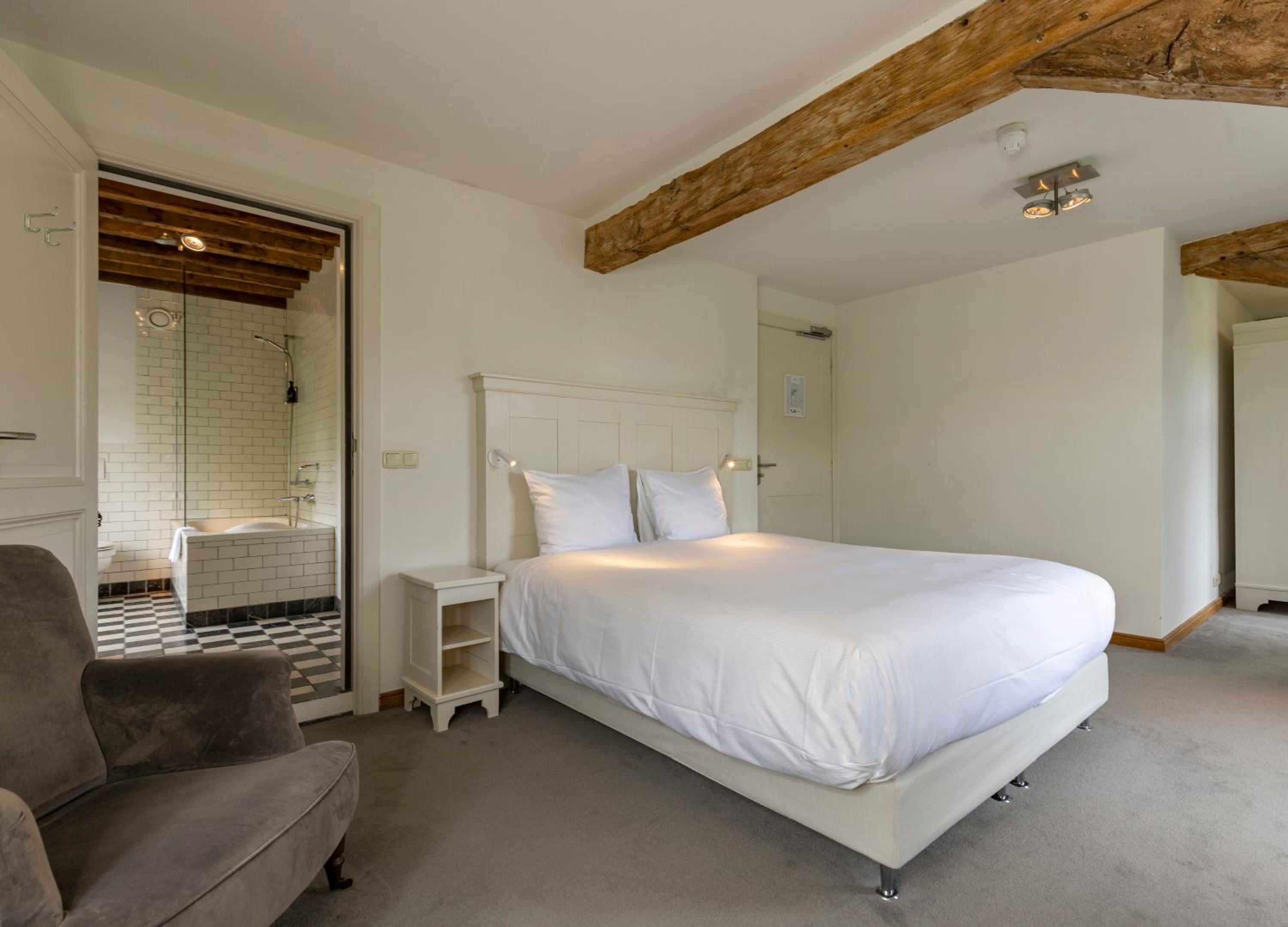 Double Room - Photo 1
