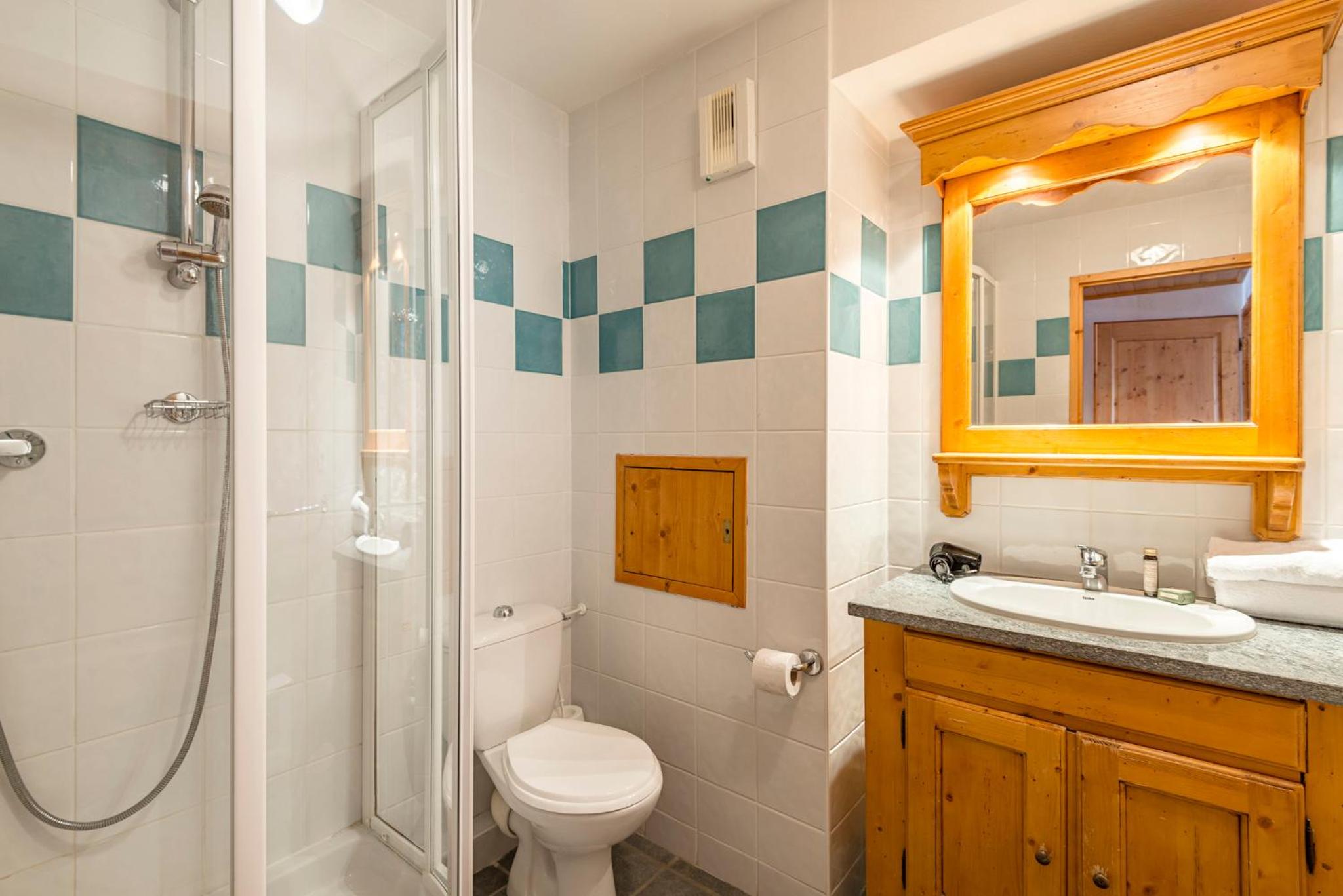 Two-Bedroom Apartment (5-6 Adults) photo 2