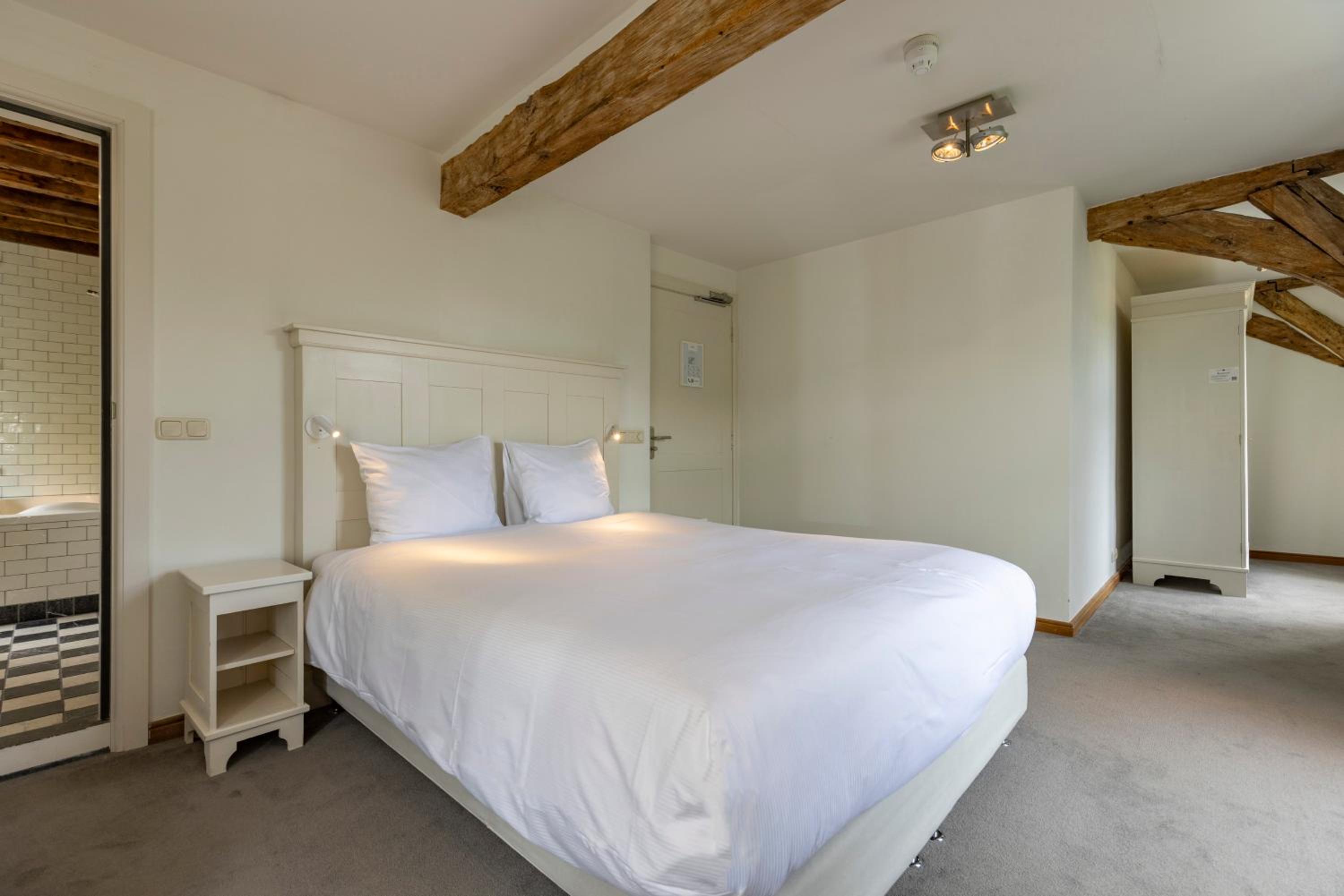 Deluxe Double Room - Photo 3