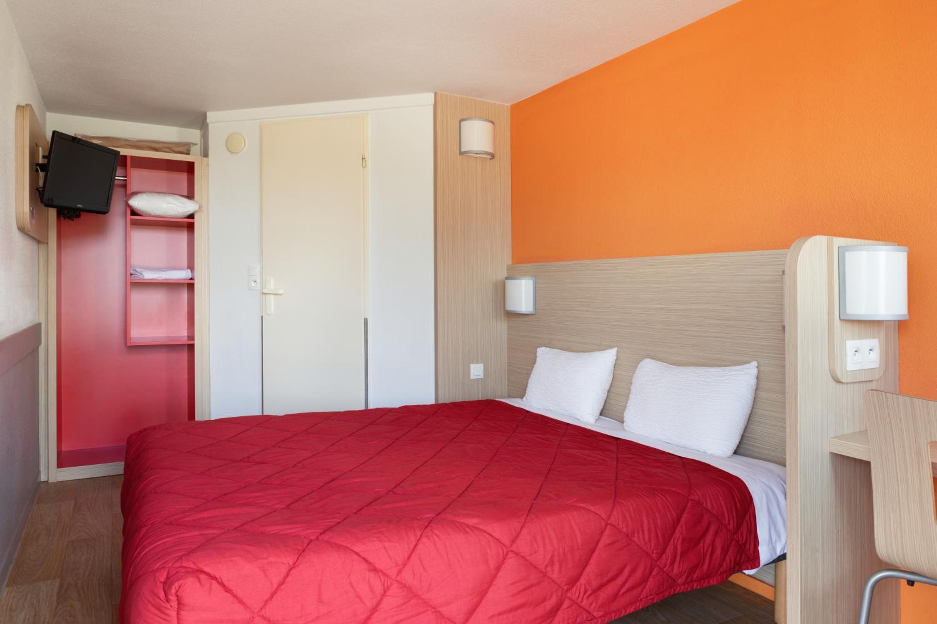 Double Room - Photo 5