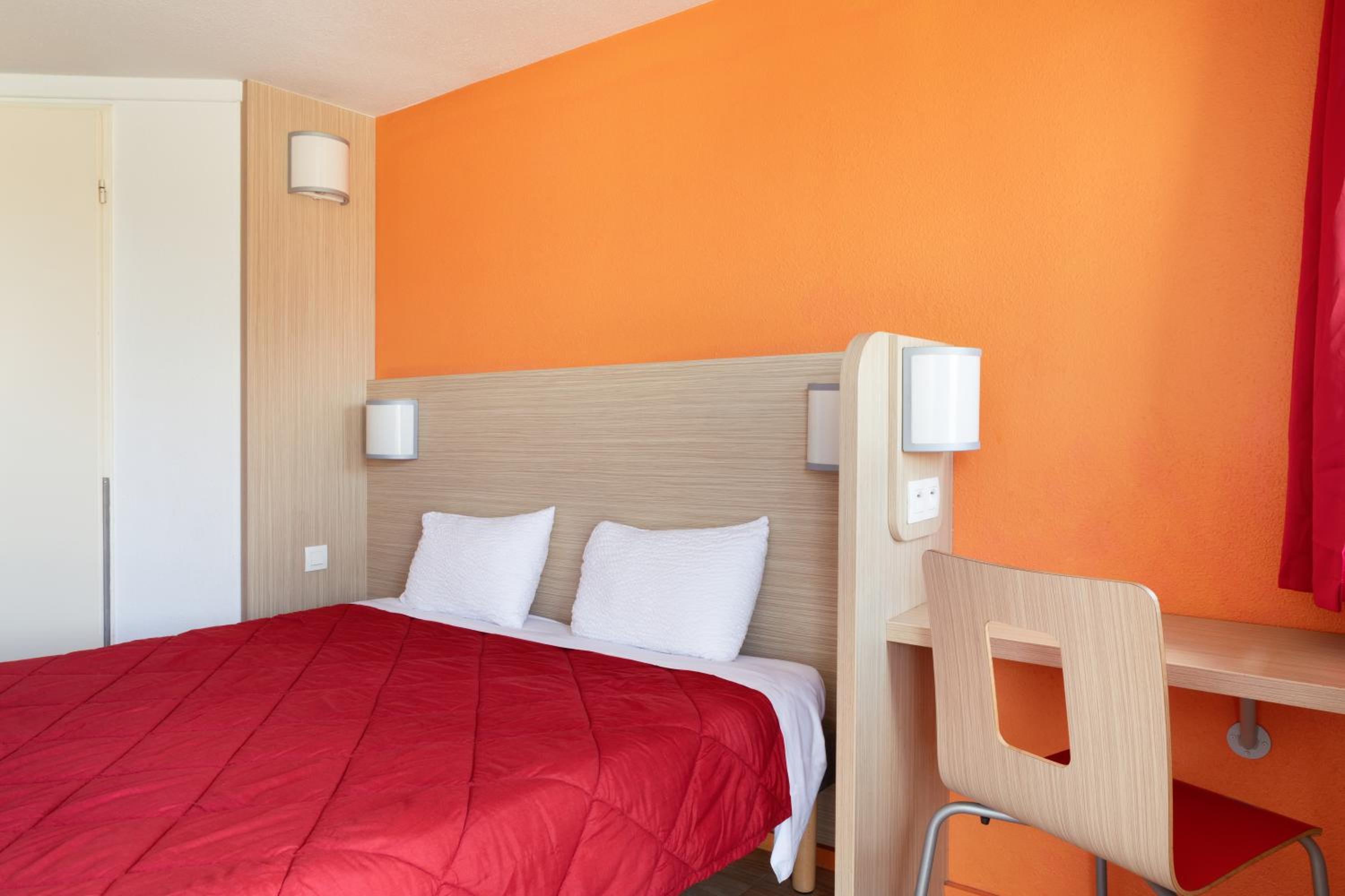 Double Room - Photo 6