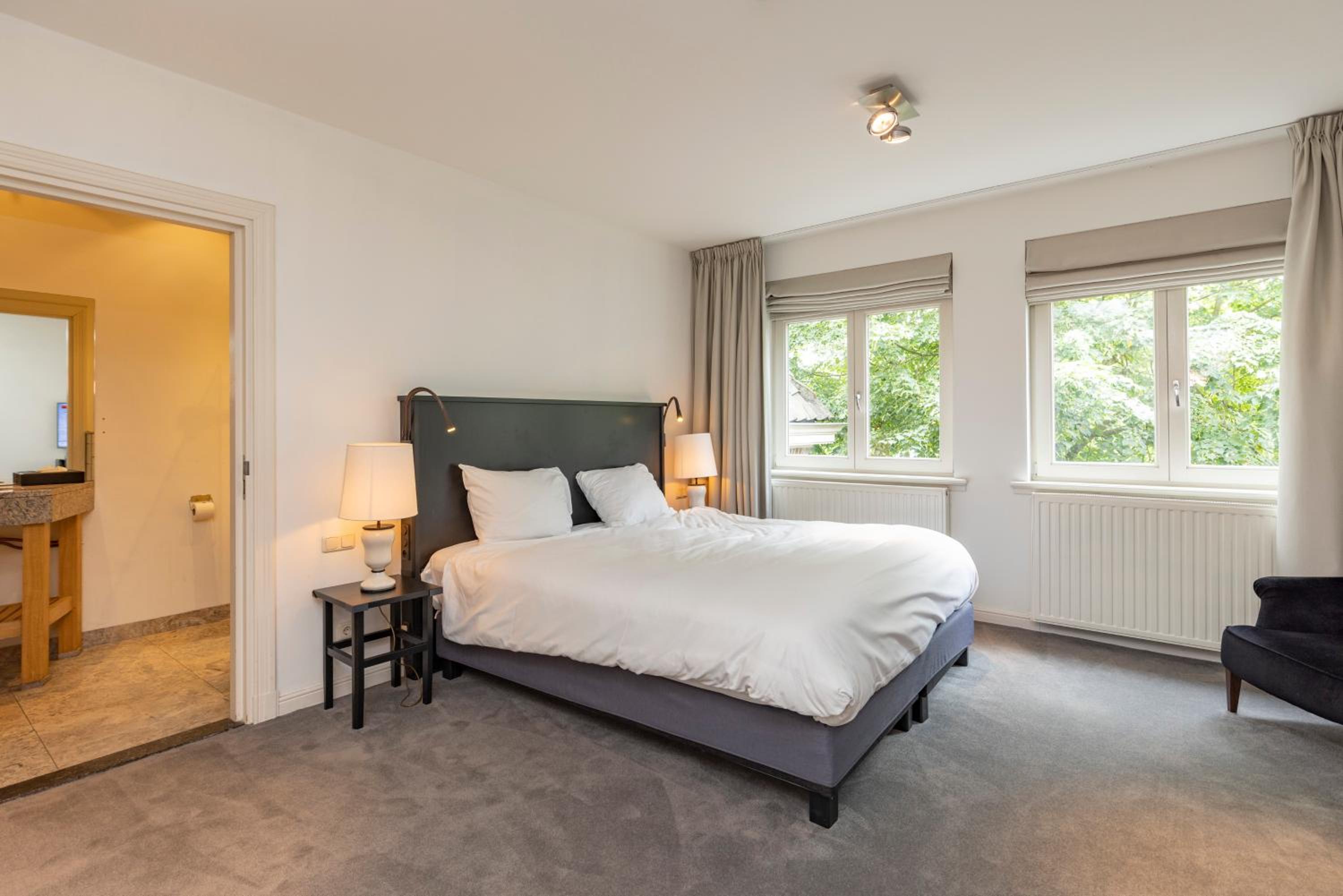 Deluxe Double Room with Balcony - Photo 1