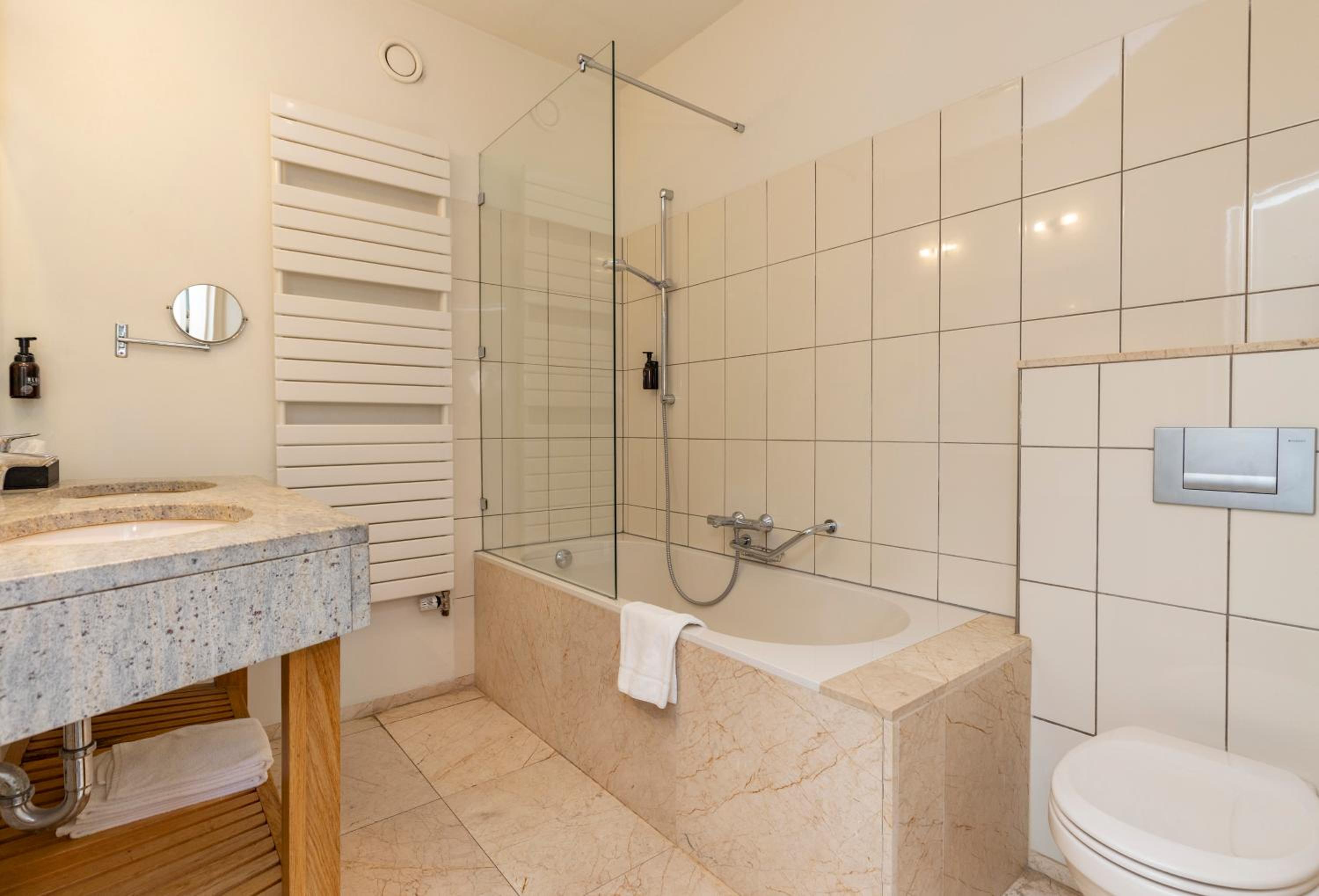 Deluxe Double Room with Balcony - Photo 2