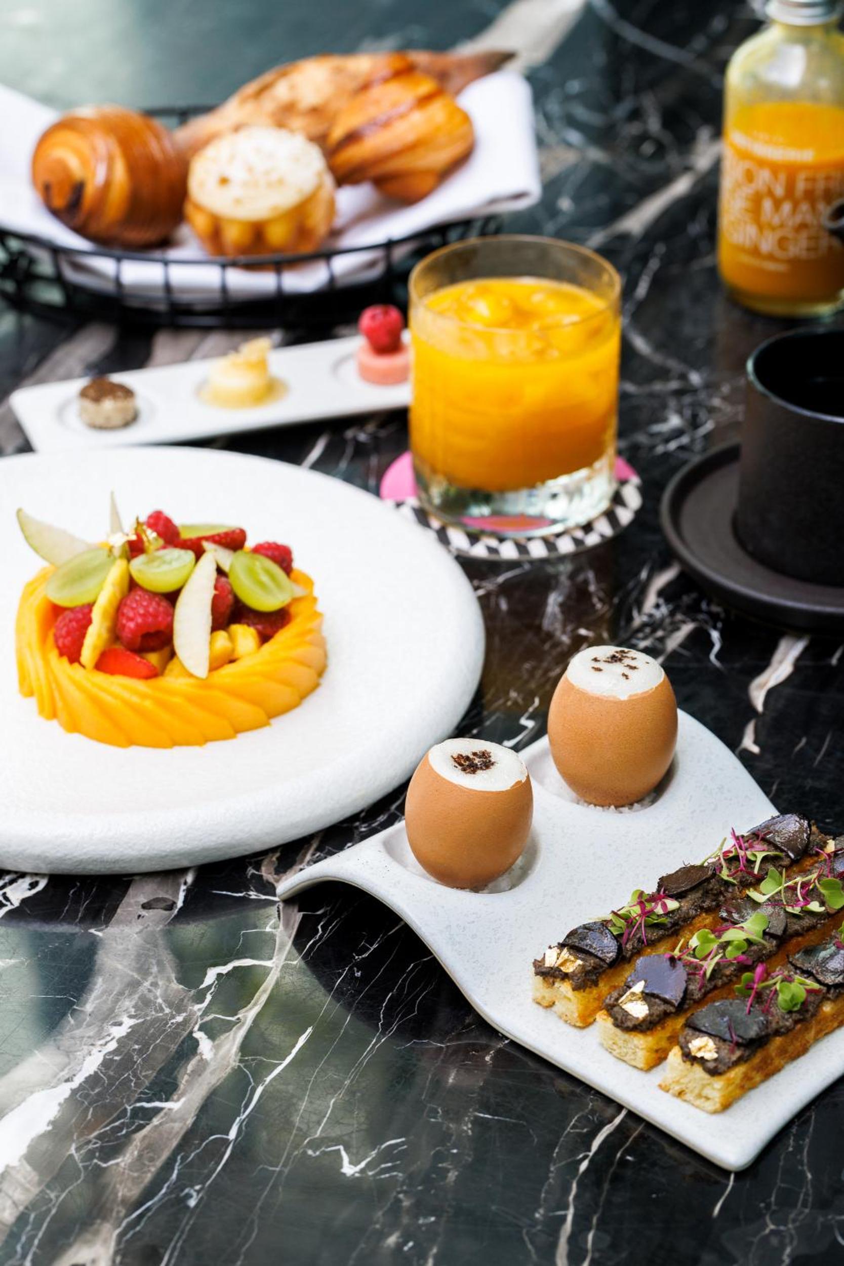 Special Offer - Premier Balcony with Gourmet Breakfast at Tea Room thumbnail 5