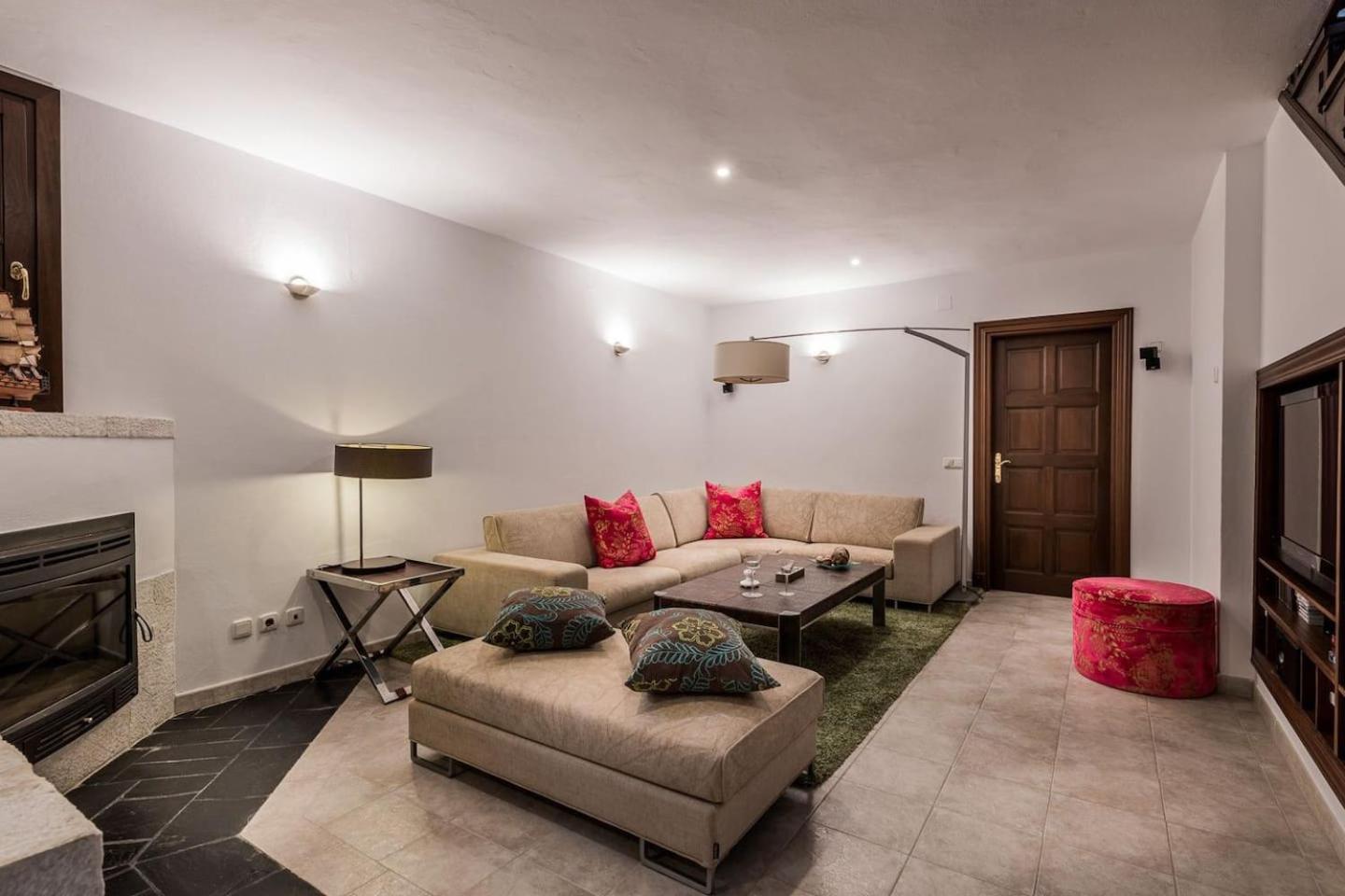 Villa photo 2