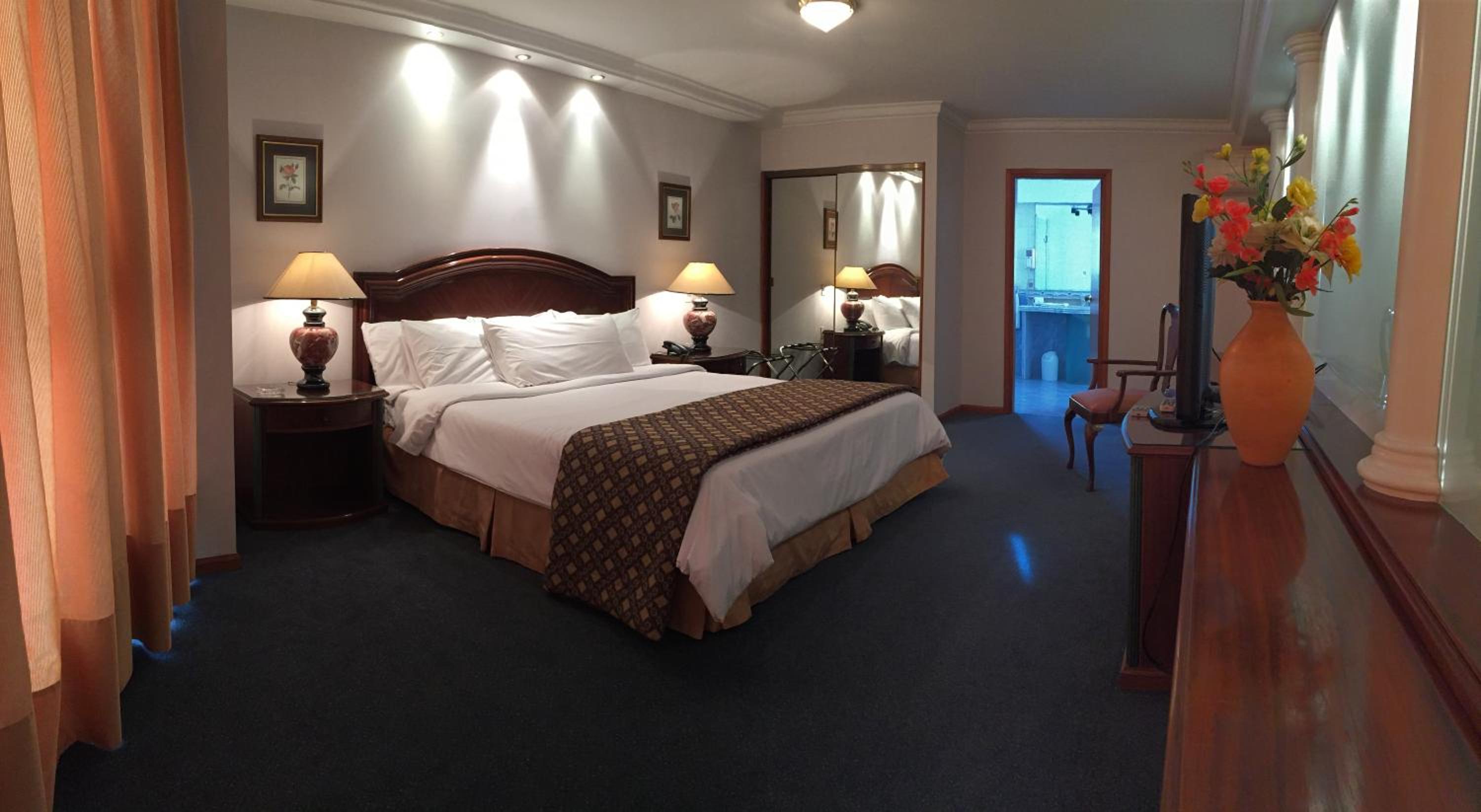 Executive Queen Room photo 1