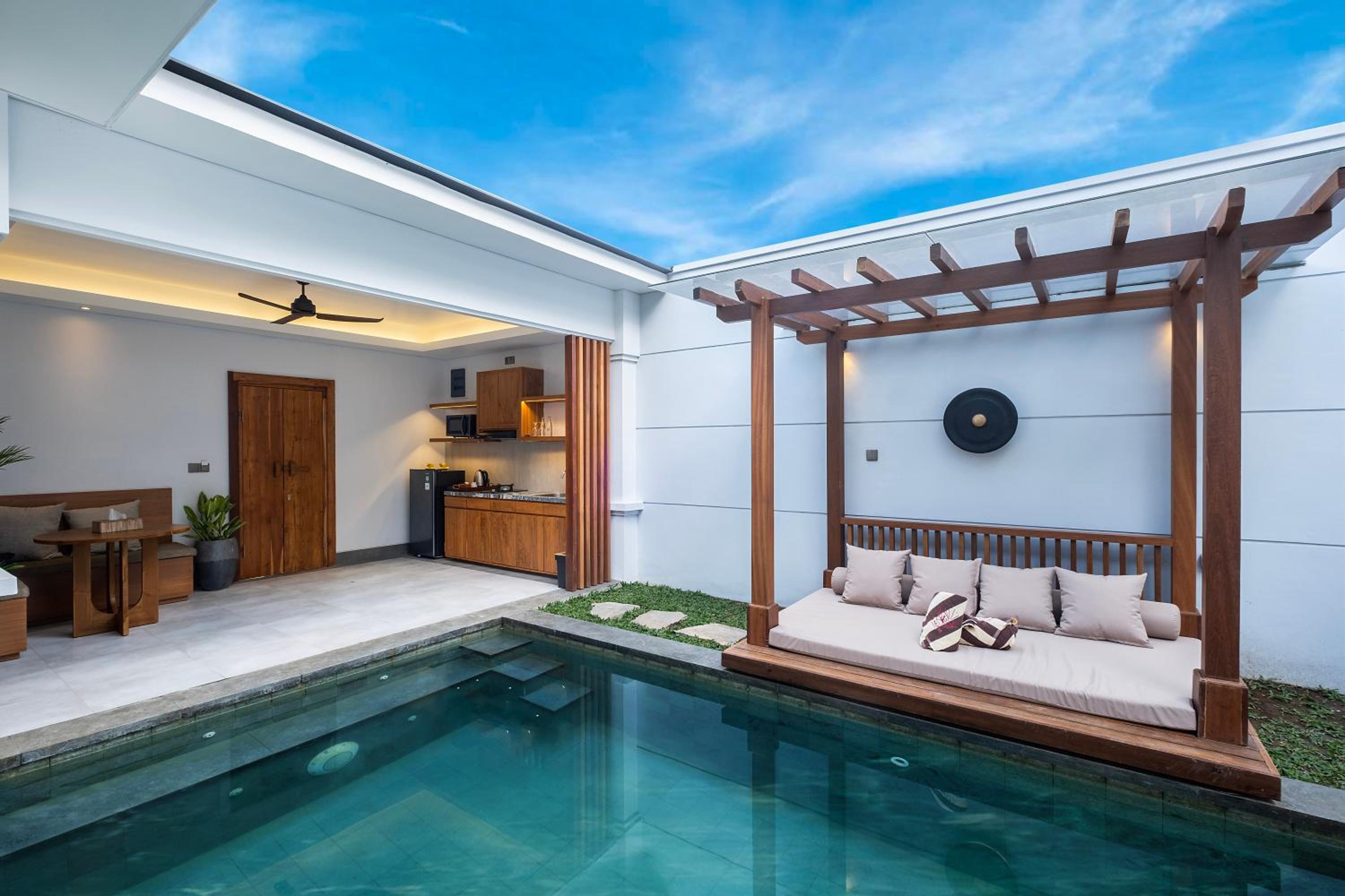 Grand One-Bedroom Pool Villa - Photo 7