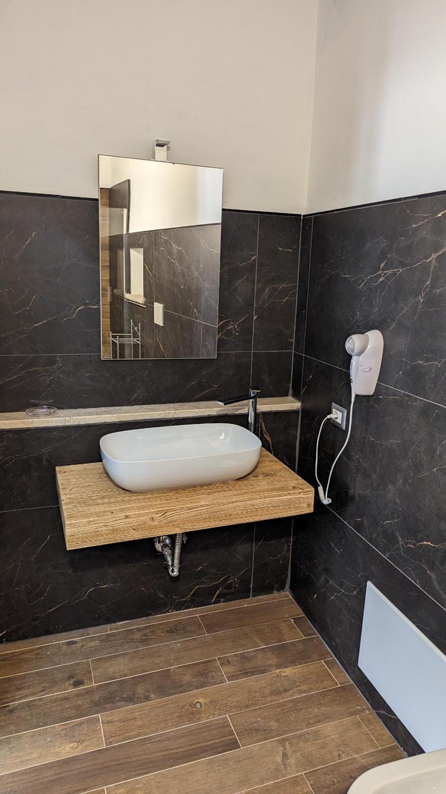 Double Room with Private Bathroom photo 2