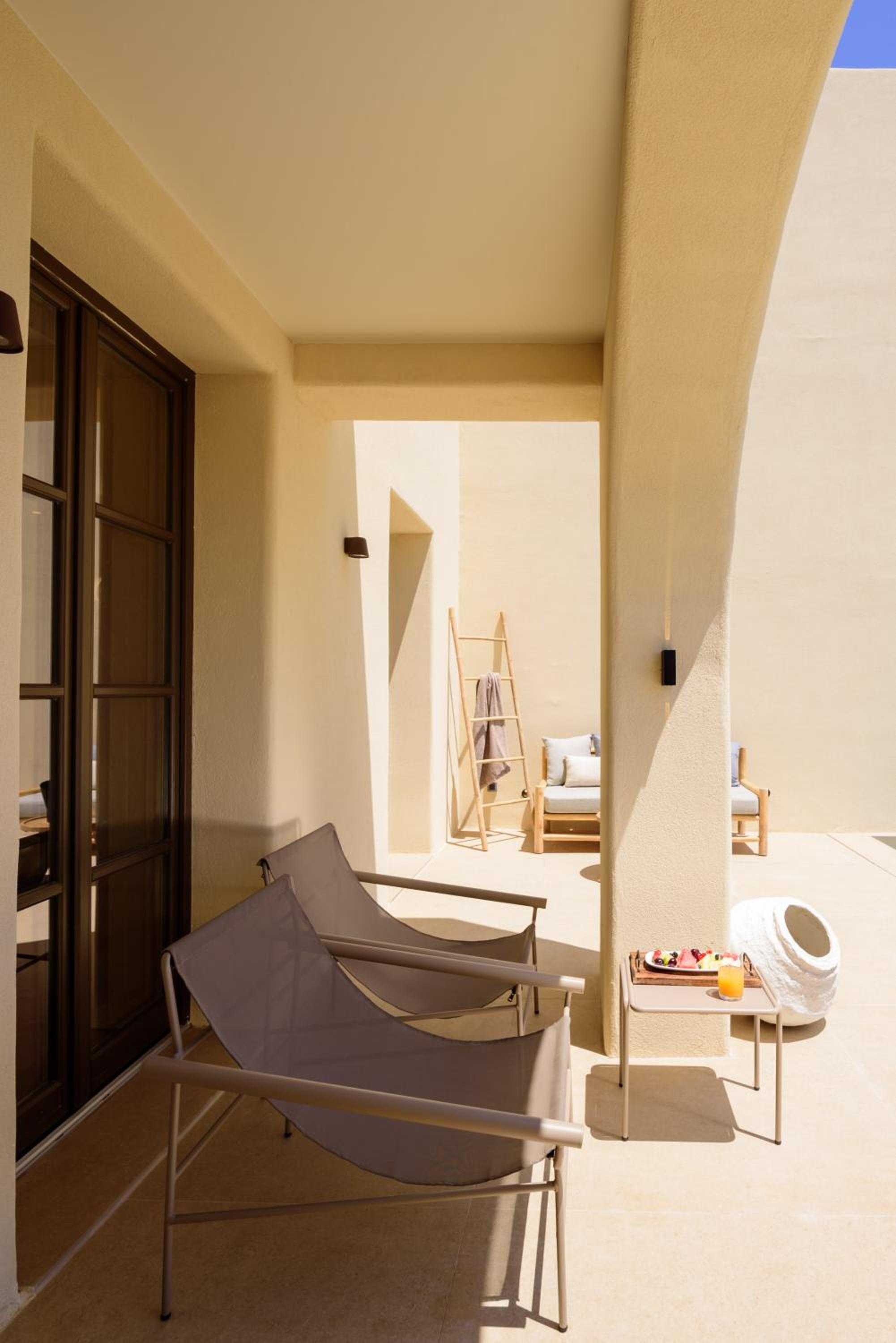  Superior Suite with Heated Pool and Sea View - Photo 13