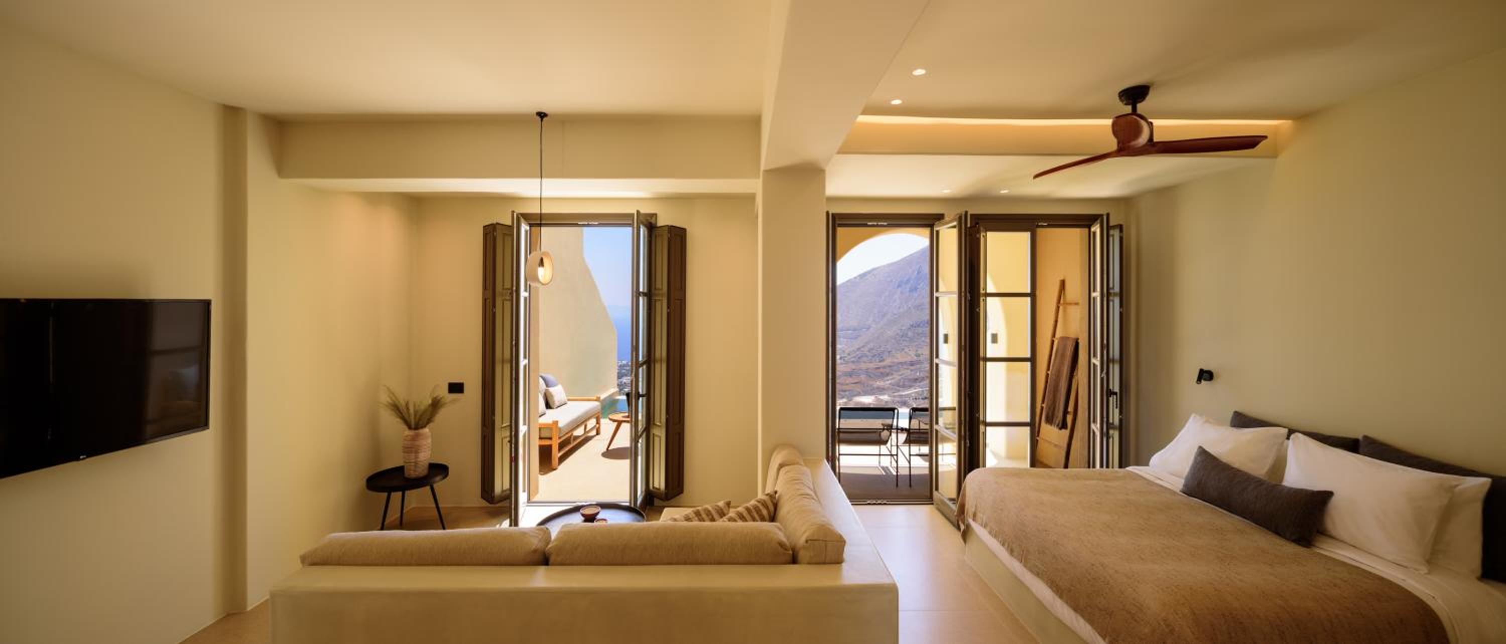  Superior Suite with Heated Pool and Sea View - Photo 22