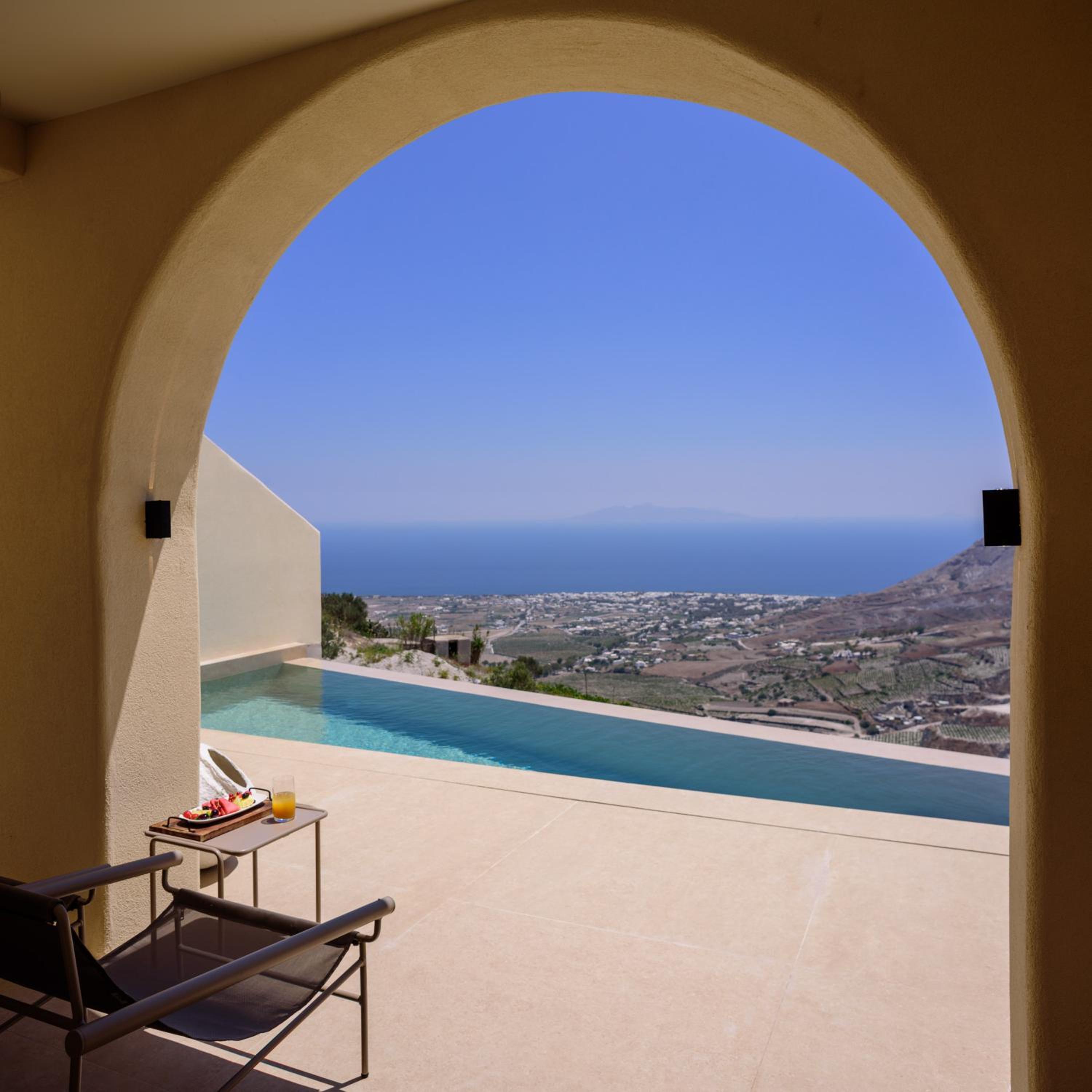  Superior Suite with Heated Pool and Sea View - Photo 4