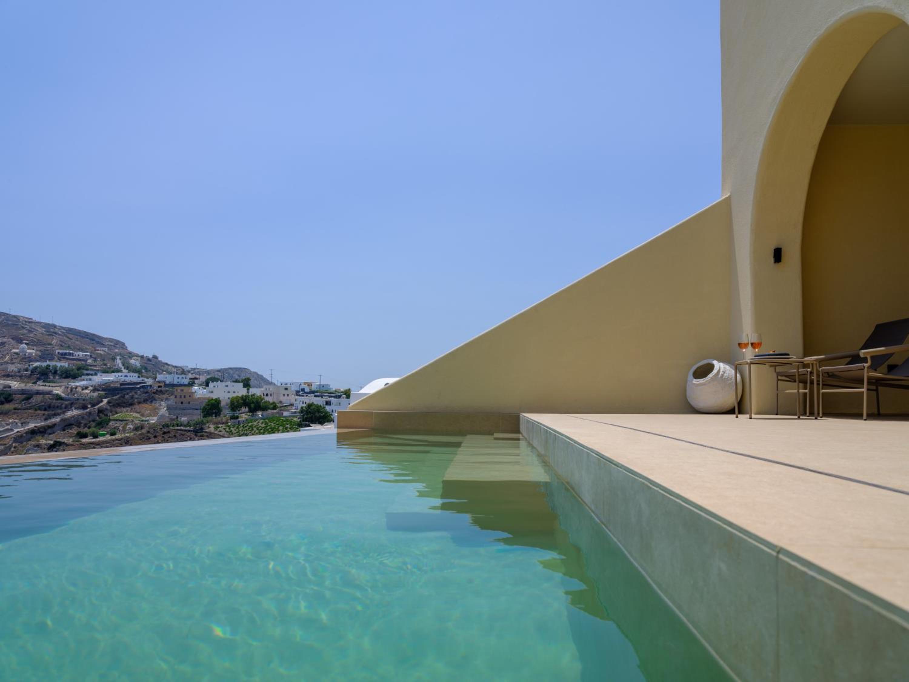  Superior Suite with Heated Pool and Sea View - Photo 24