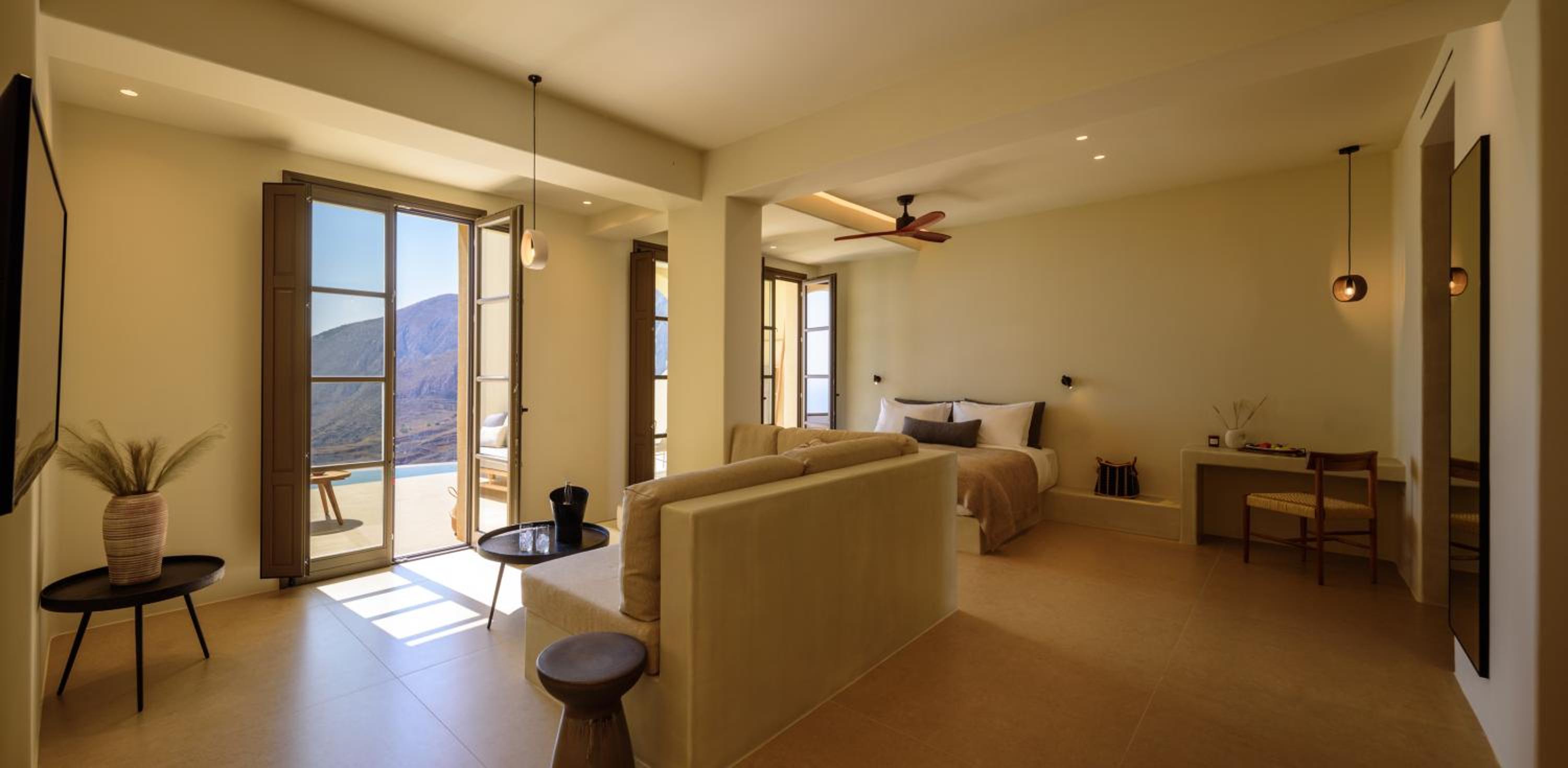  Superior Suite with Heated Pool and Sea View - Photo 10