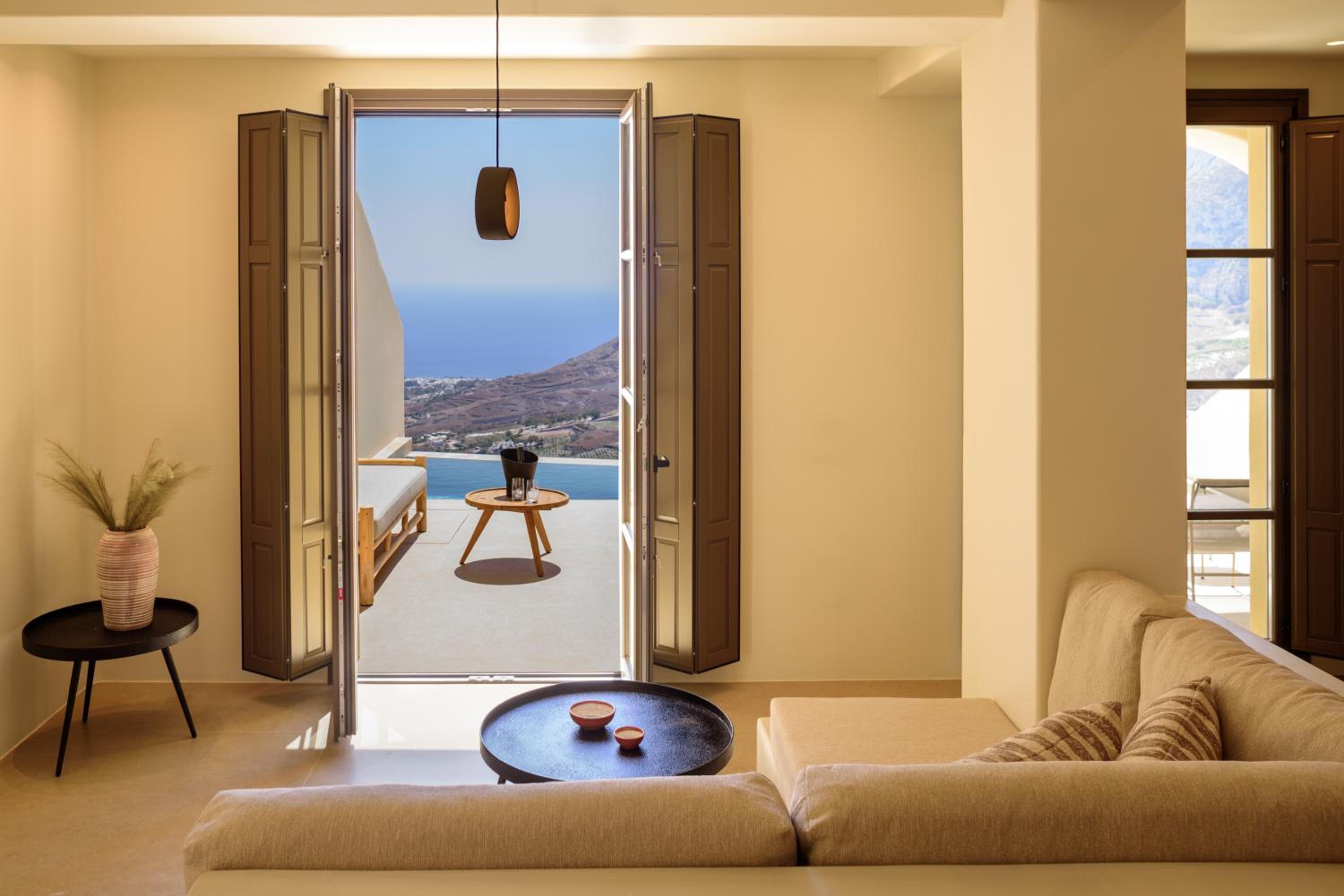  Superior Suite with Heated Pool and Sea View - Photo 27