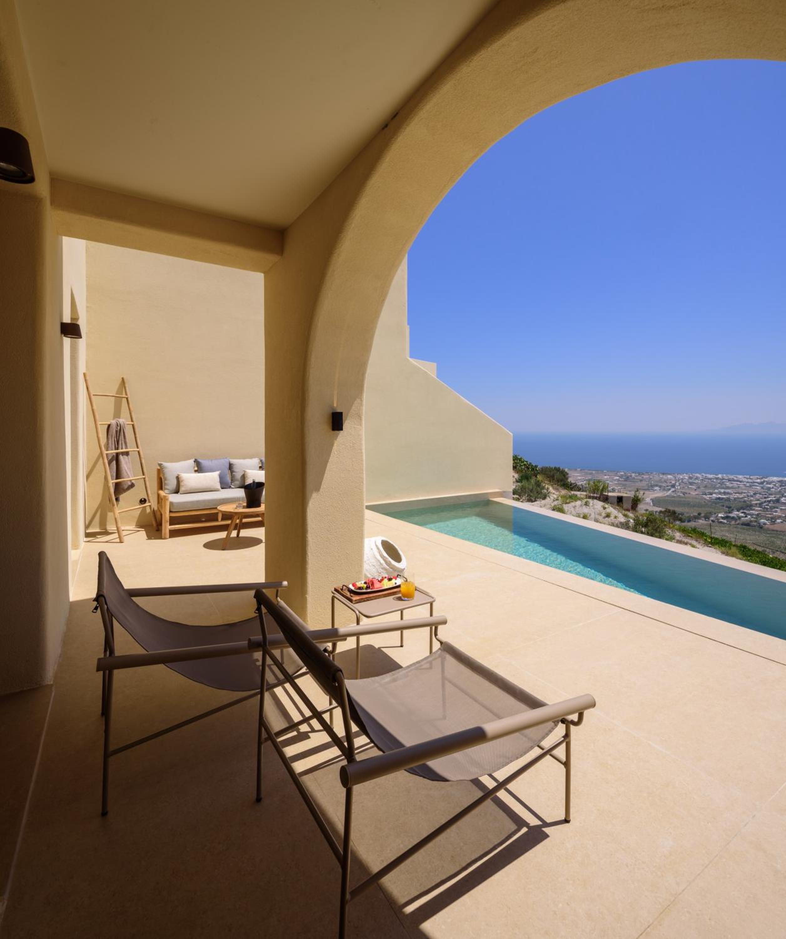  Superior Suite with Heated Pool and Sea View - Photo 28