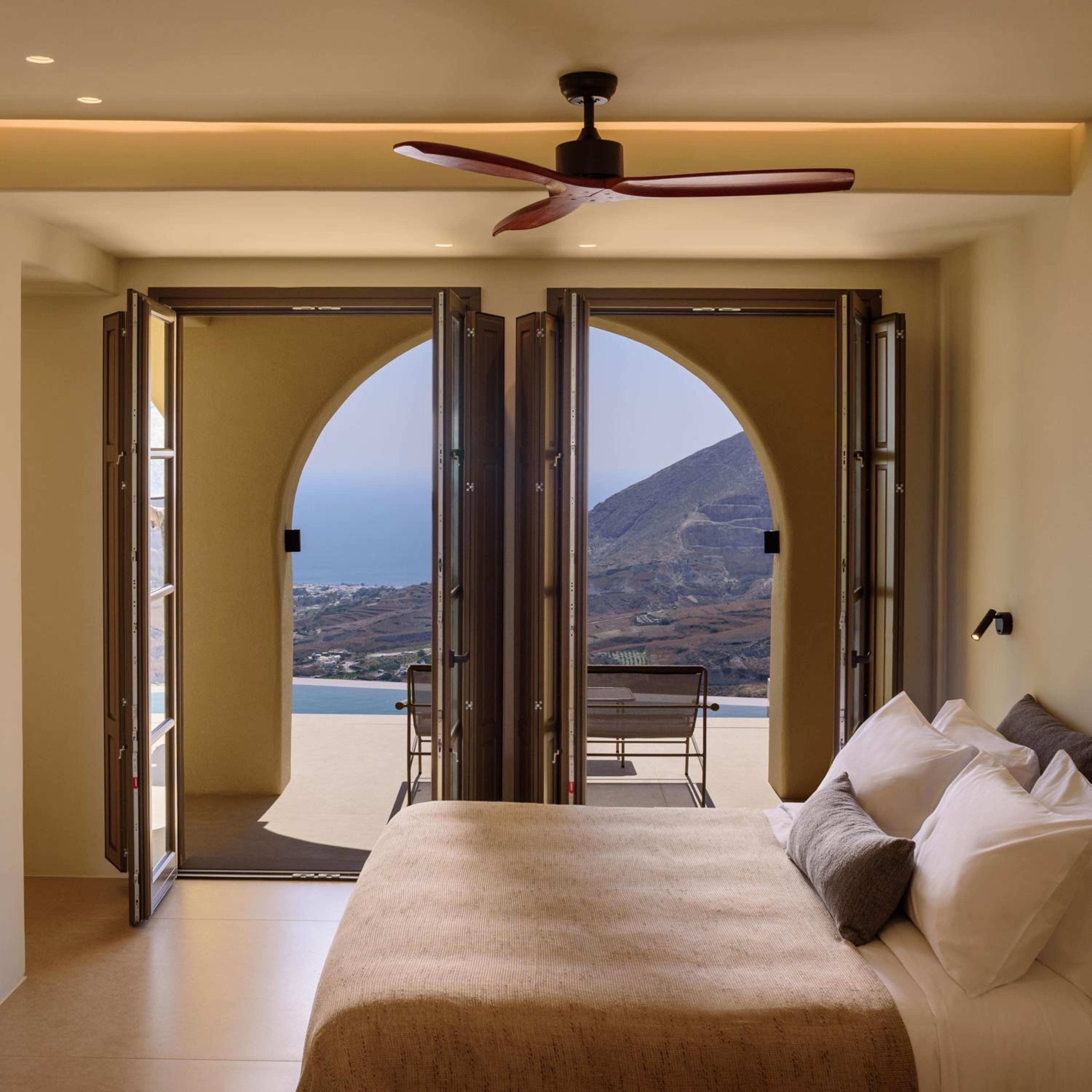  Superior Suite with Heated Pool and Sea View - Photo 16