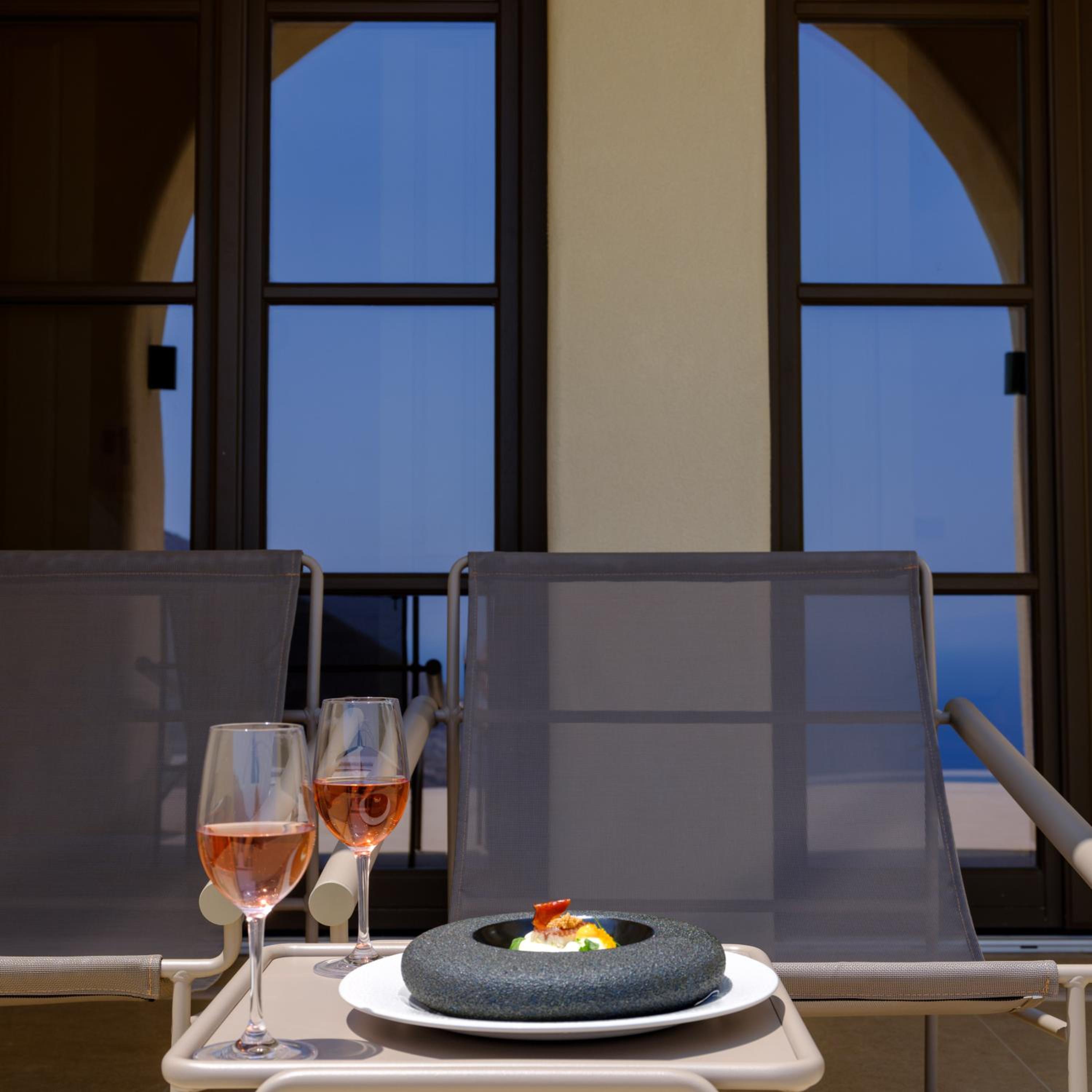  Superior Suite with Heated Pool and Sea View - Photo 6
