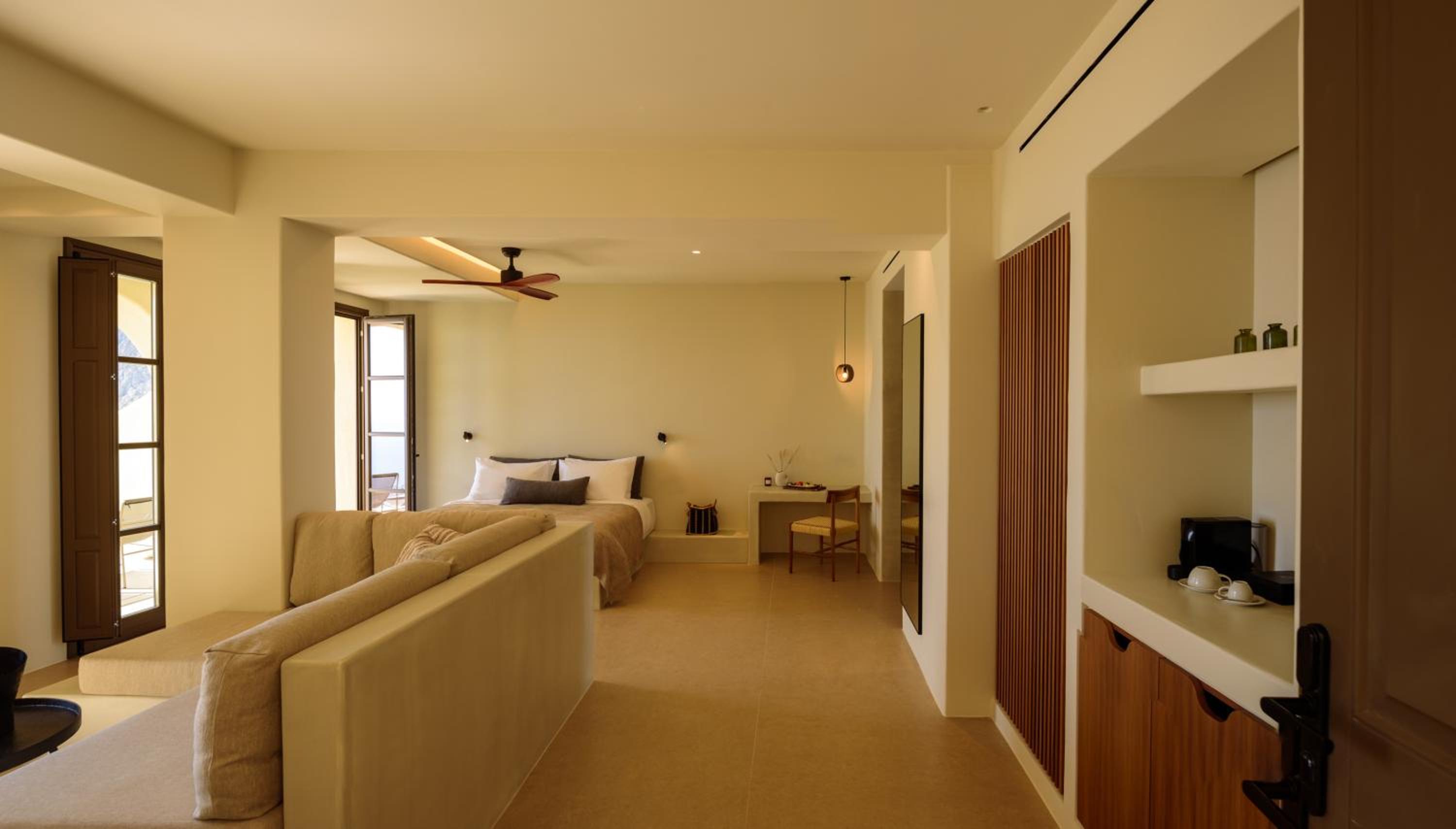  Superior Suite with Heated Pool and Sea View - Photo 23