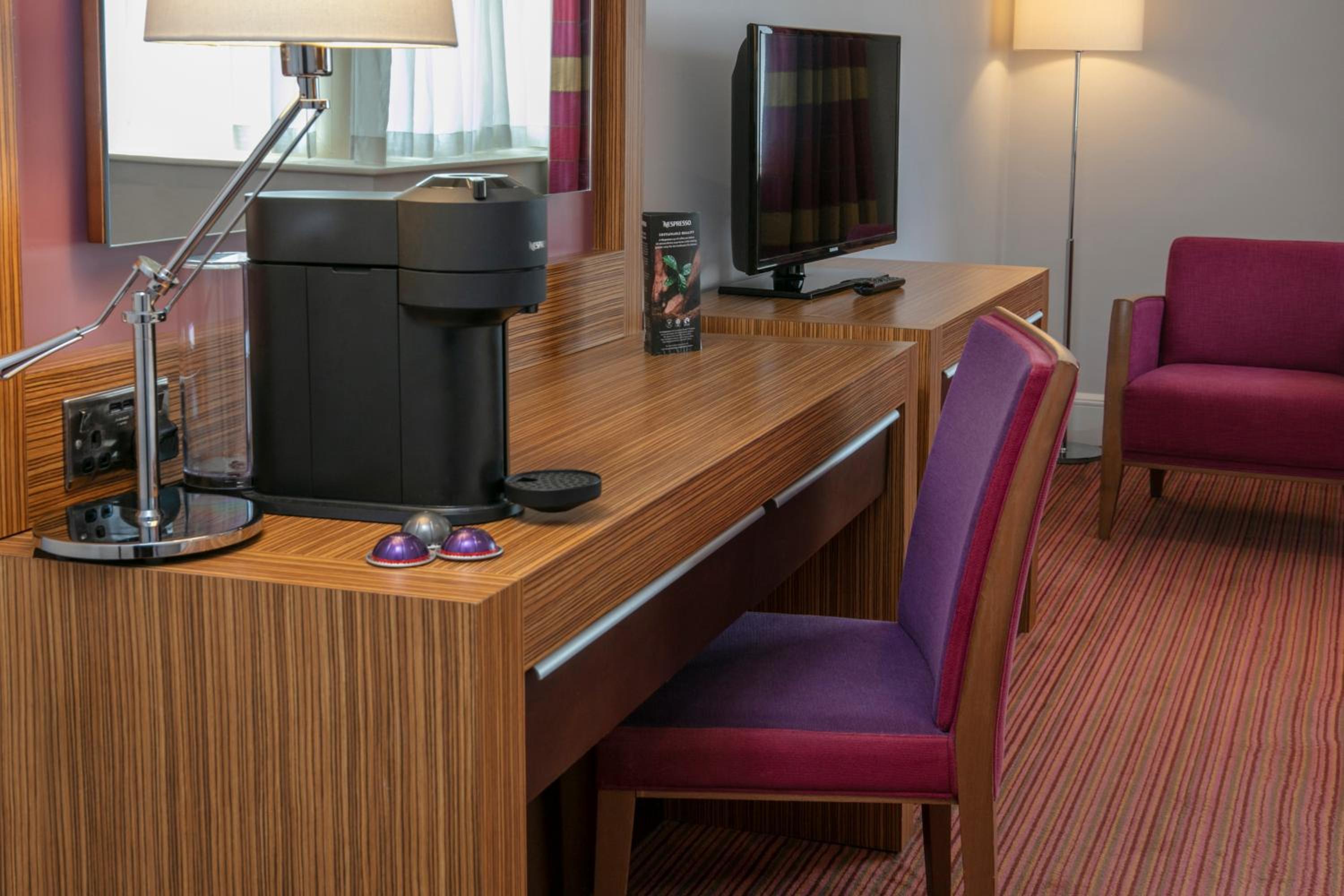 Superior King Room - Photo 3