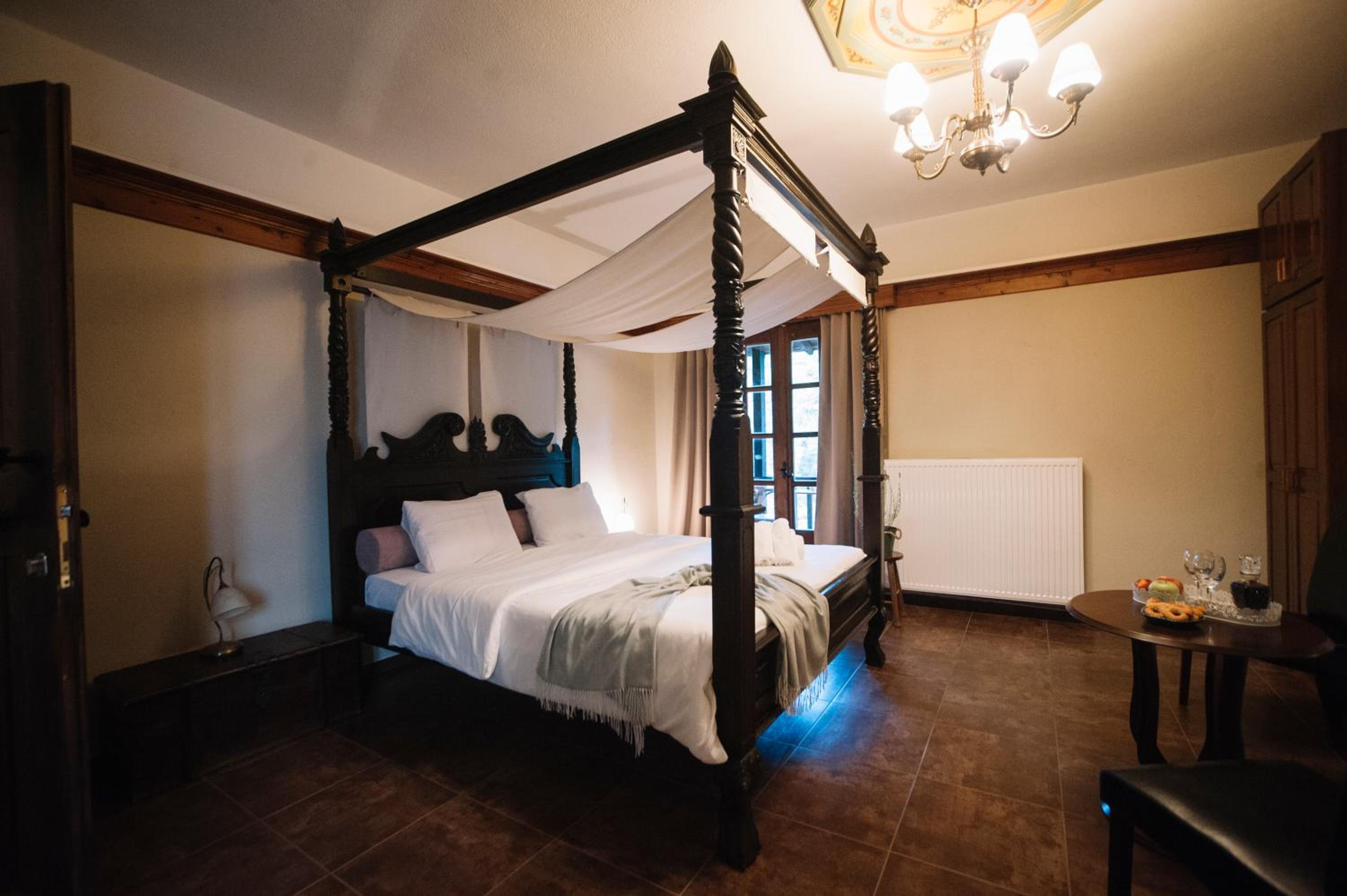 King Suite With Spa Bath photo 1