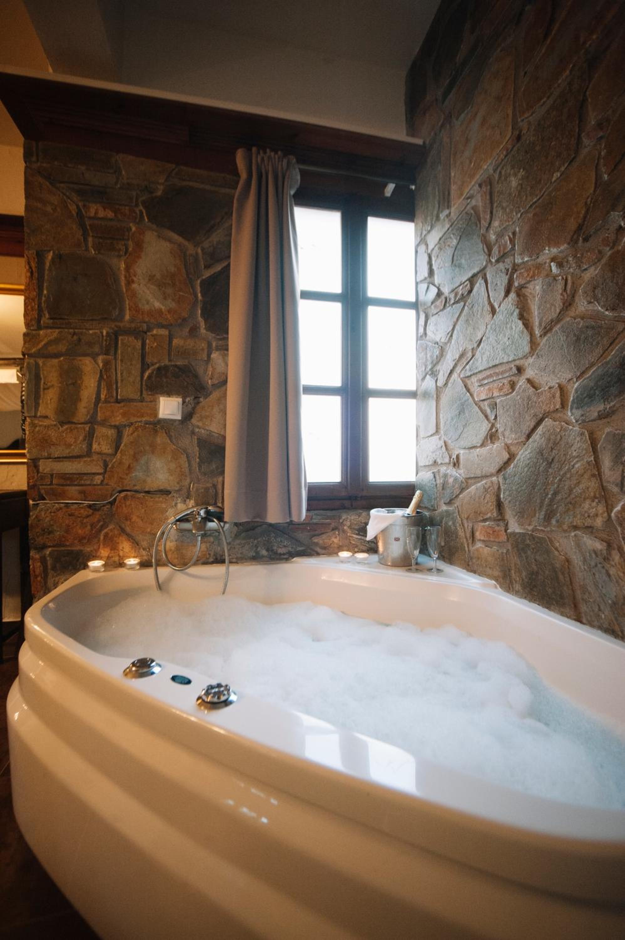 King Suite With Spa Bath photo 2